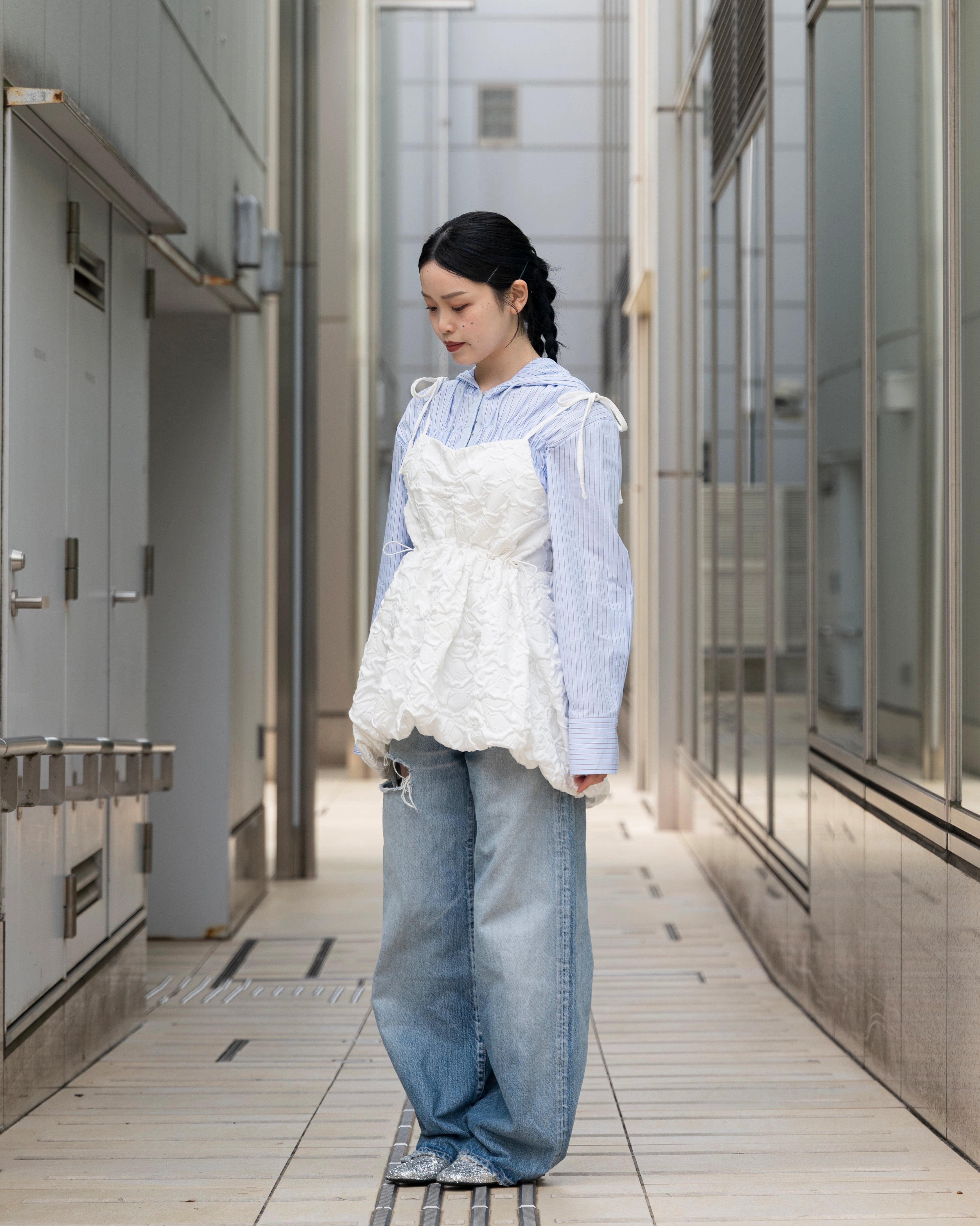 Shirring hoodie shirt (white / blue stripe)