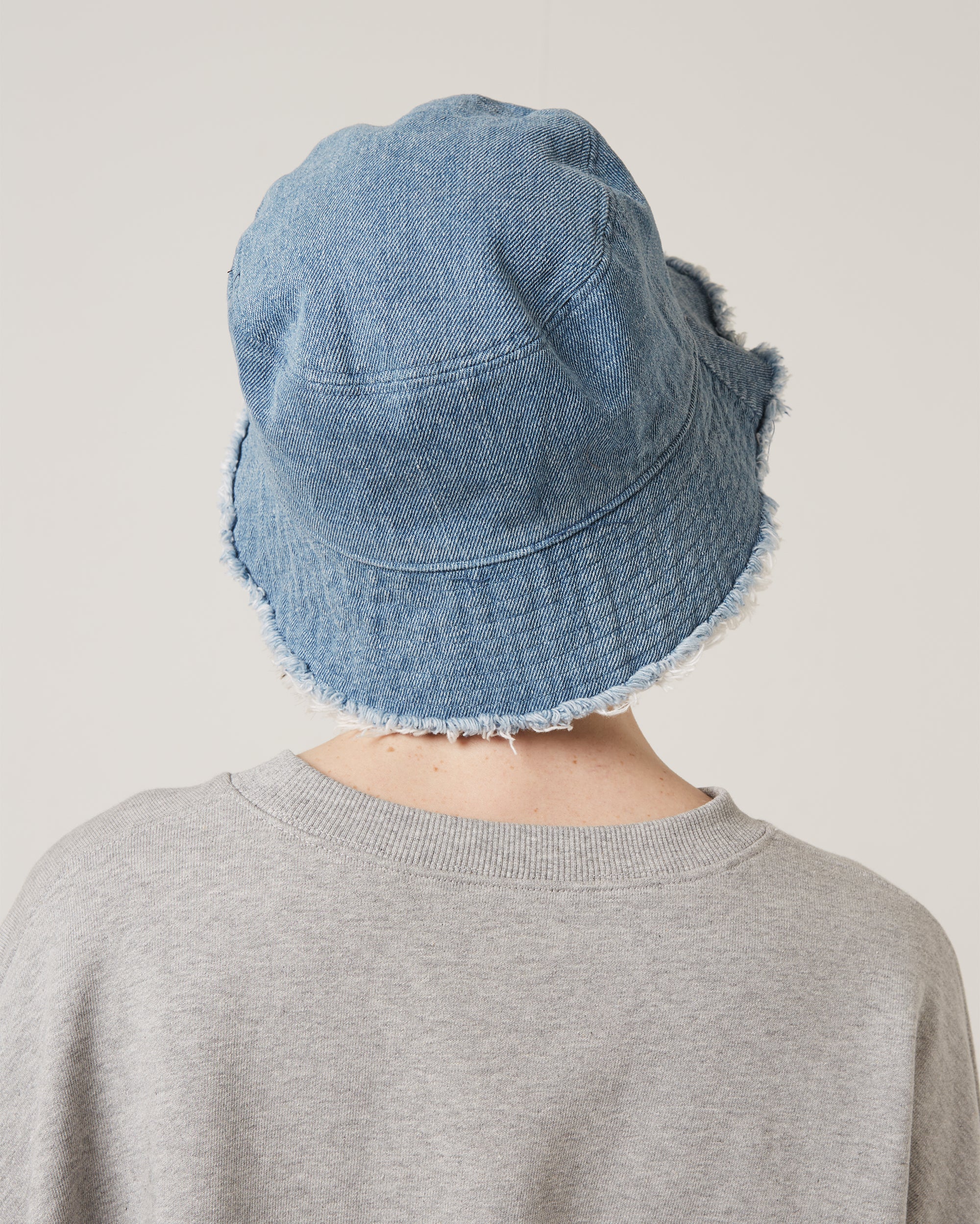 "P" embroidered denim bucket hat