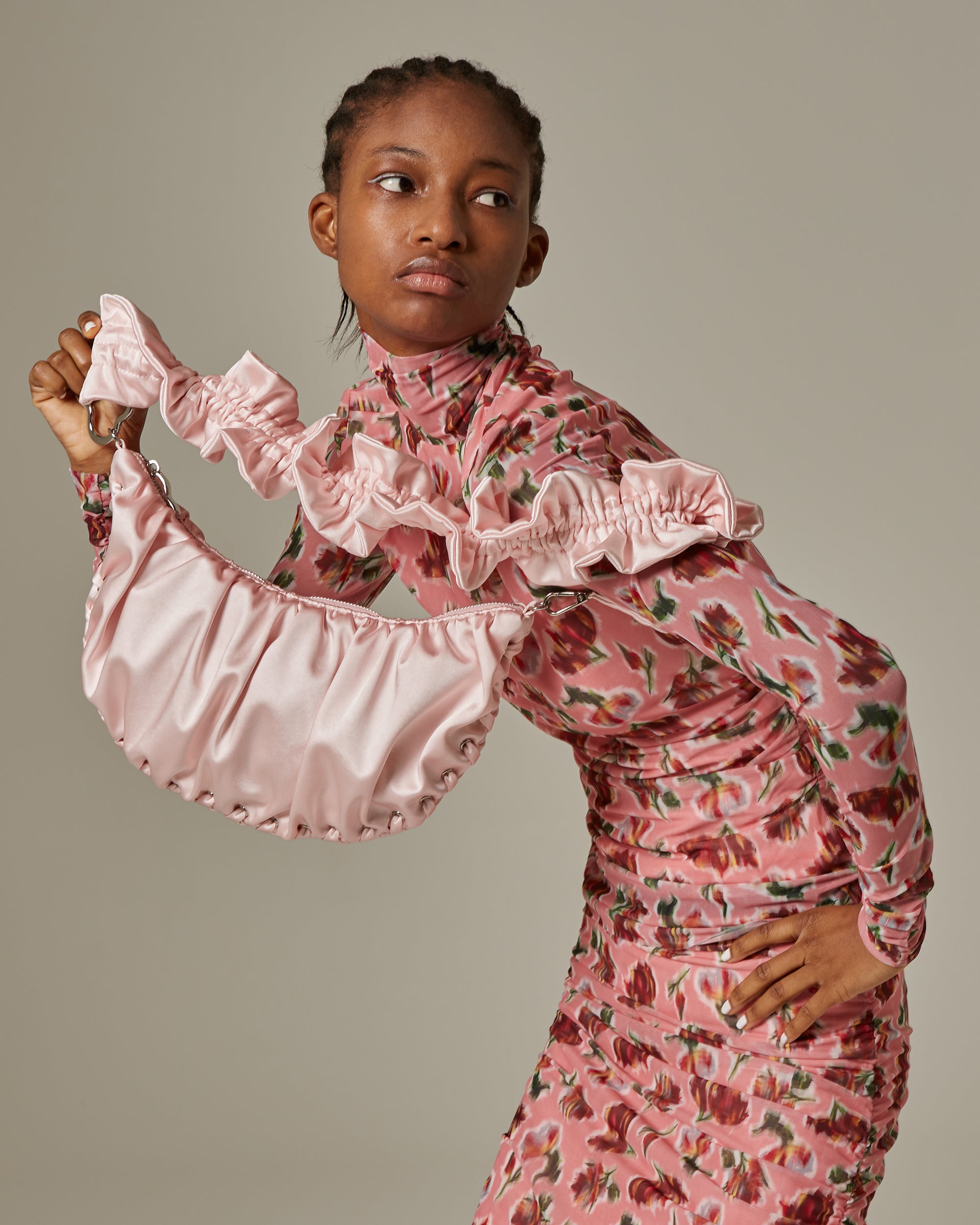 Half-moon gathered bag (pink)