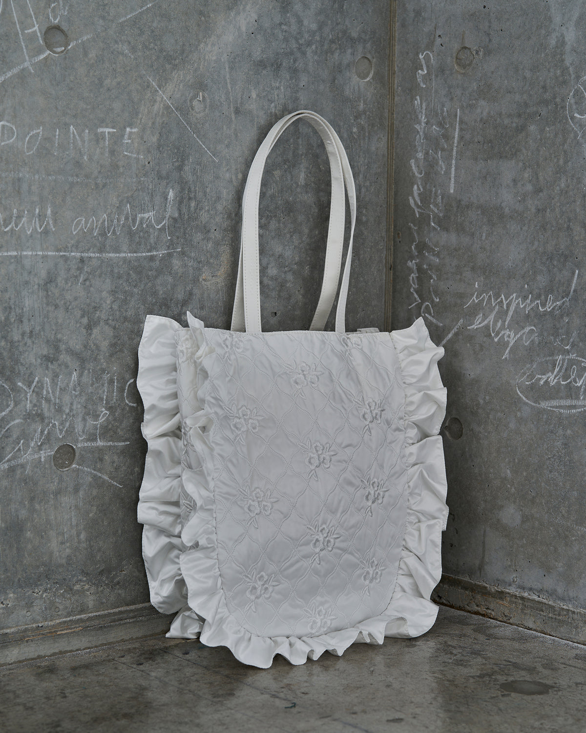 flower wave quilting tote (white)