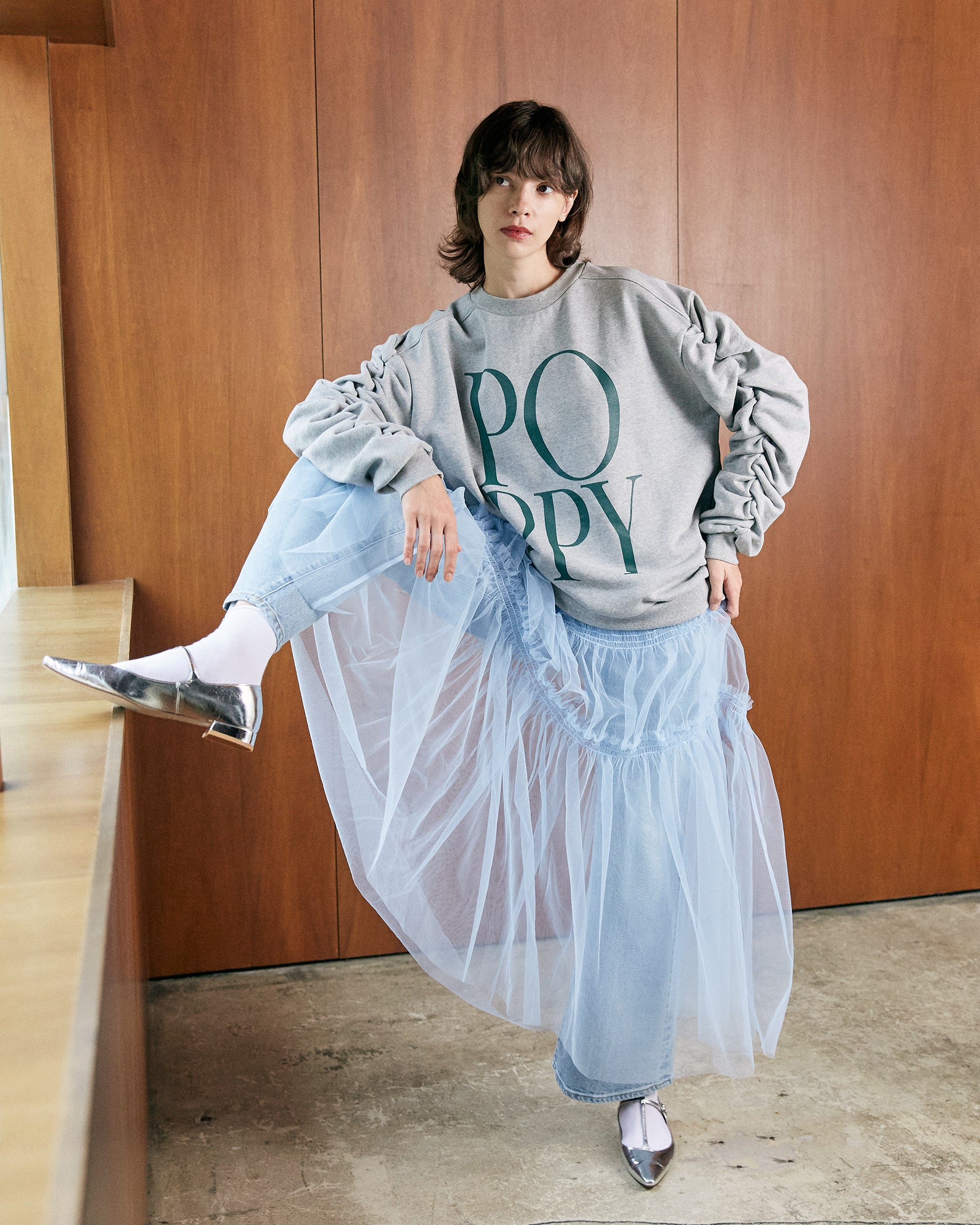 Gather sleeve sweatshirt