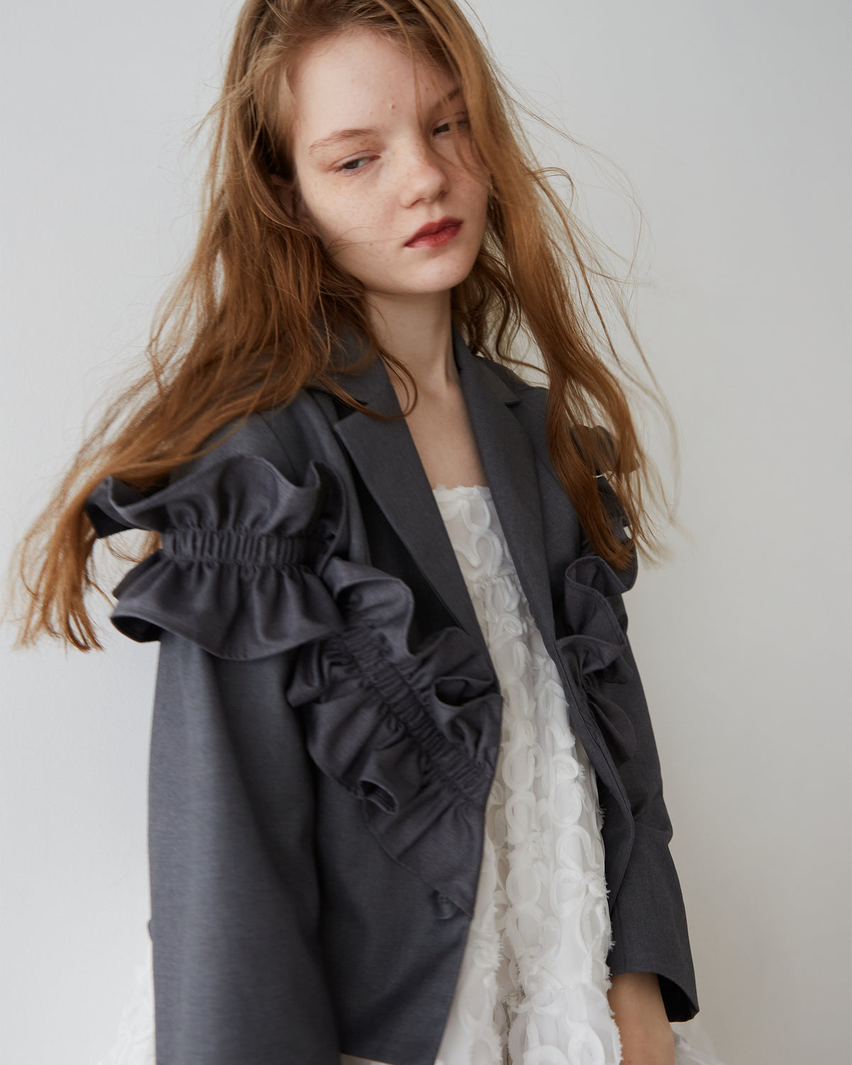 Gathered frill short jacket (gray)