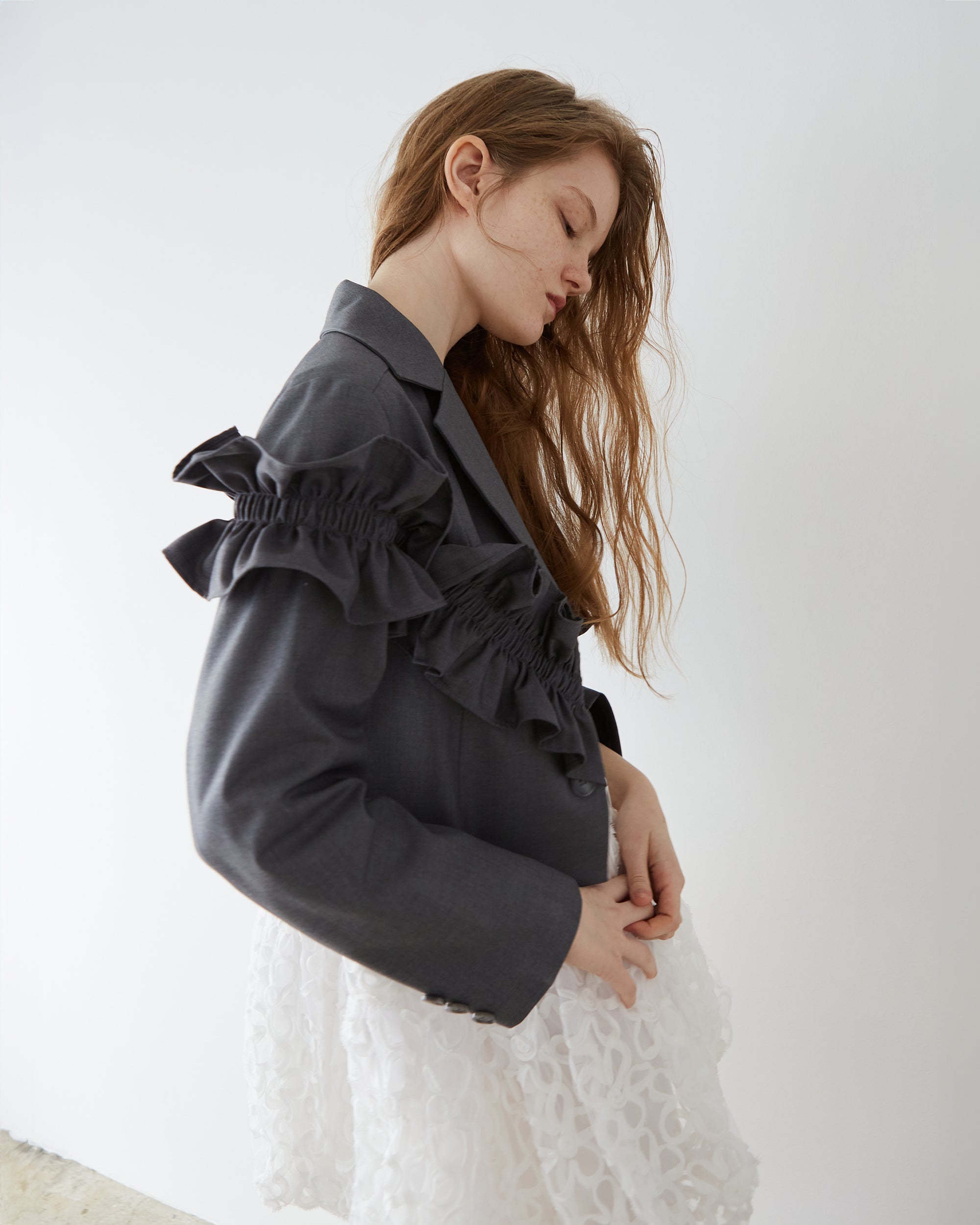 Gathered frill short jacket (gray)
