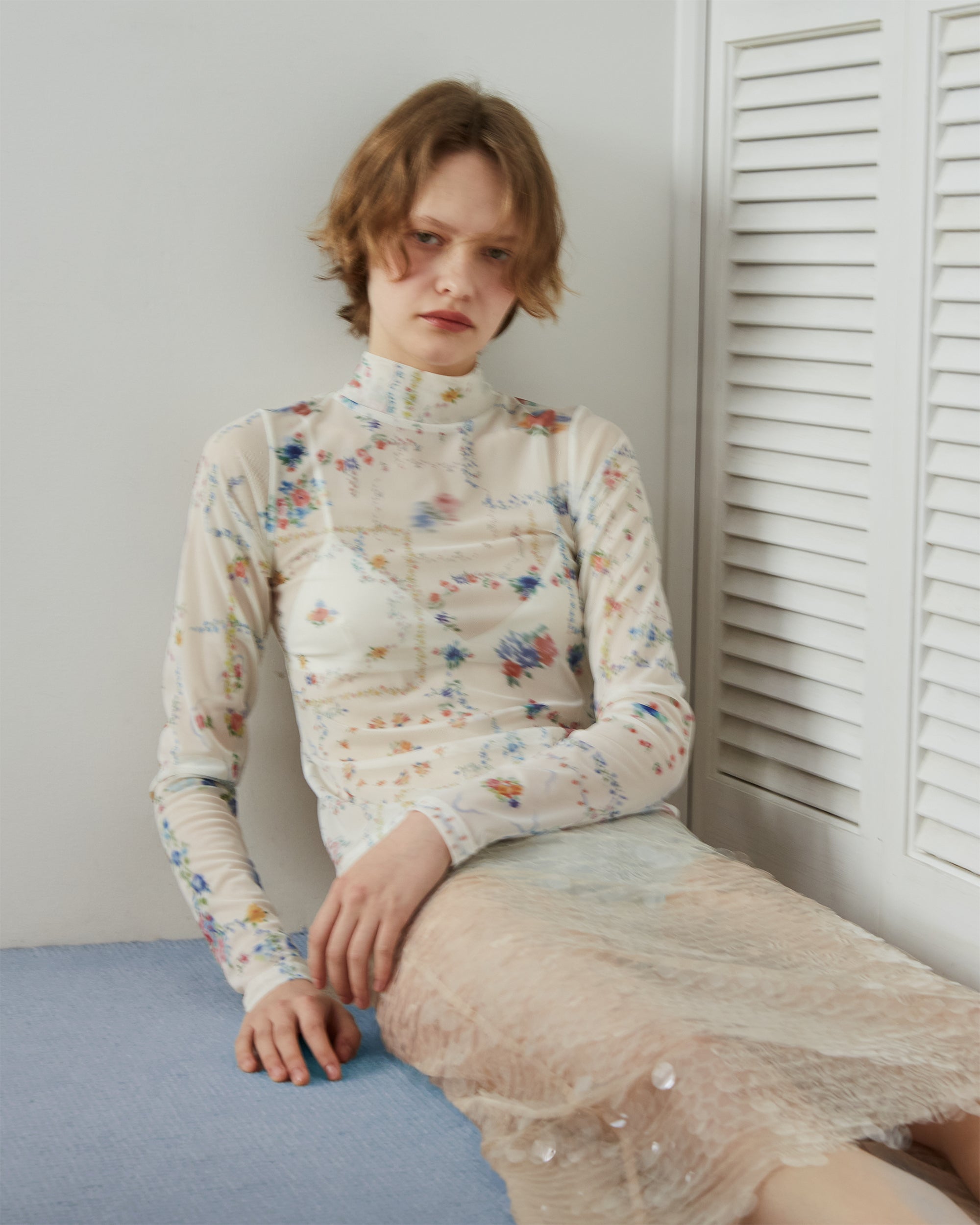 Scarf pattern see-through tops (high neck)