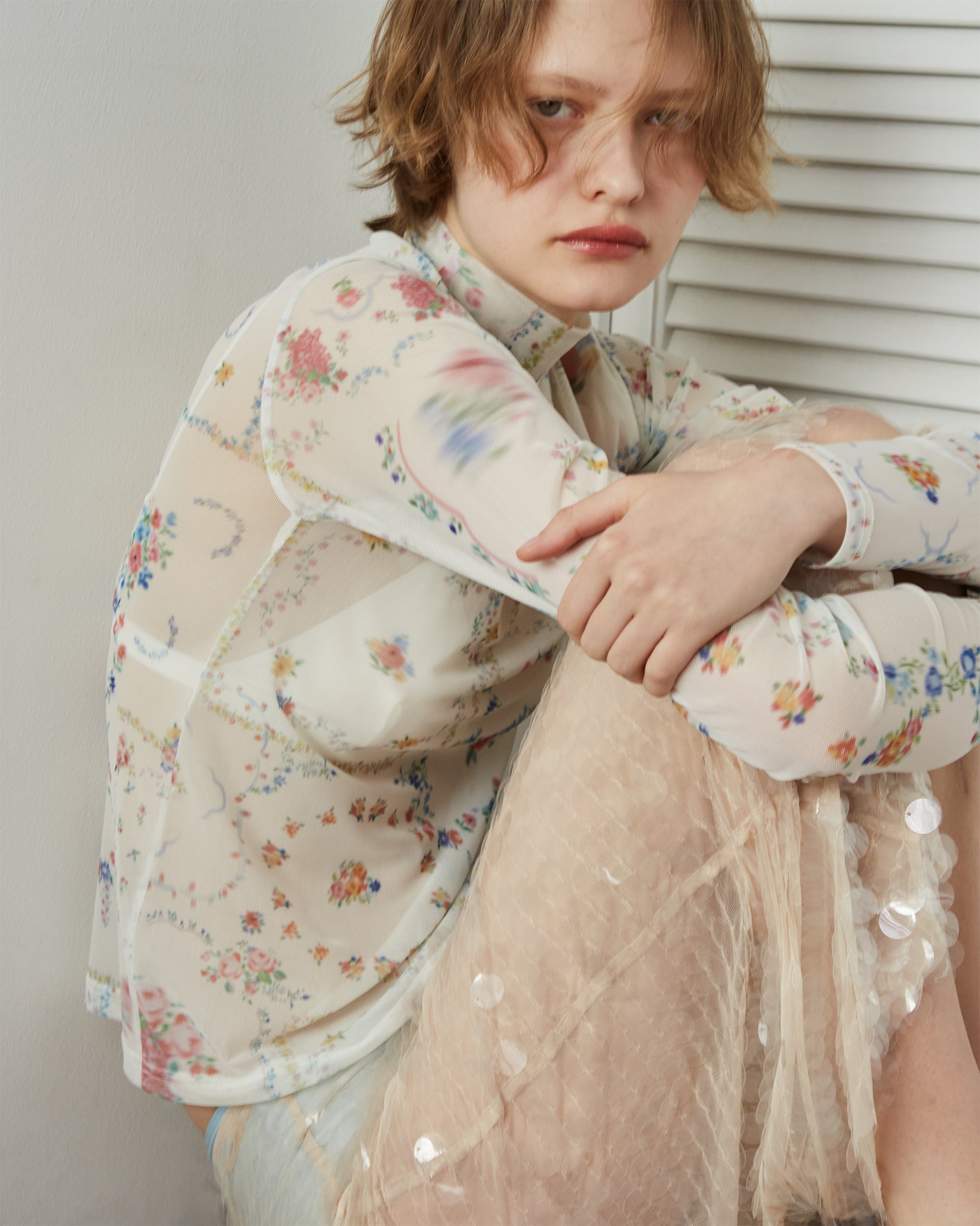 Scarf pattern see-through tops (high neck)