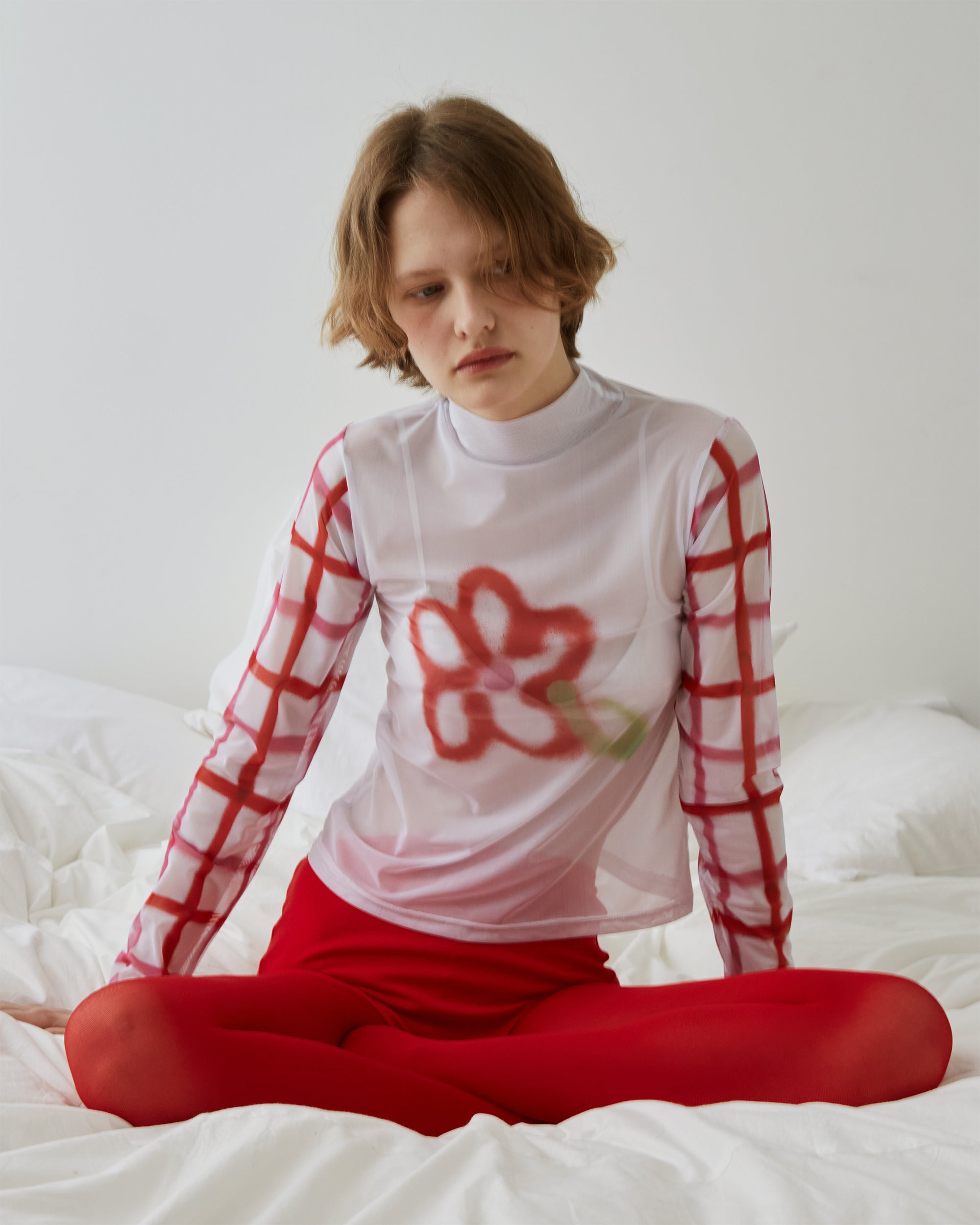 Check sleeve spray flower see-through tops (high neck)