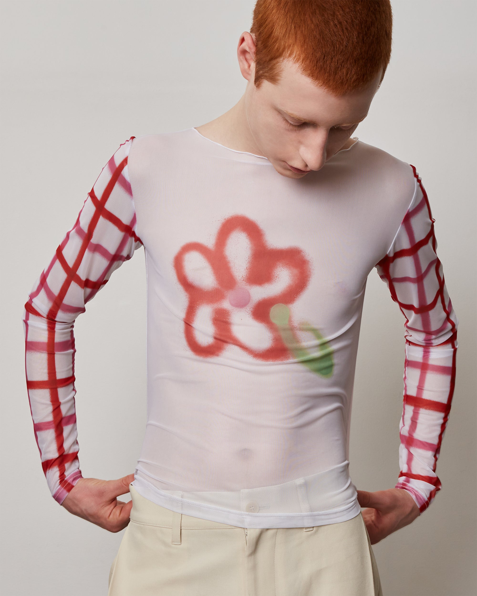 Check sleeve spray flower see-through tops (round neck)