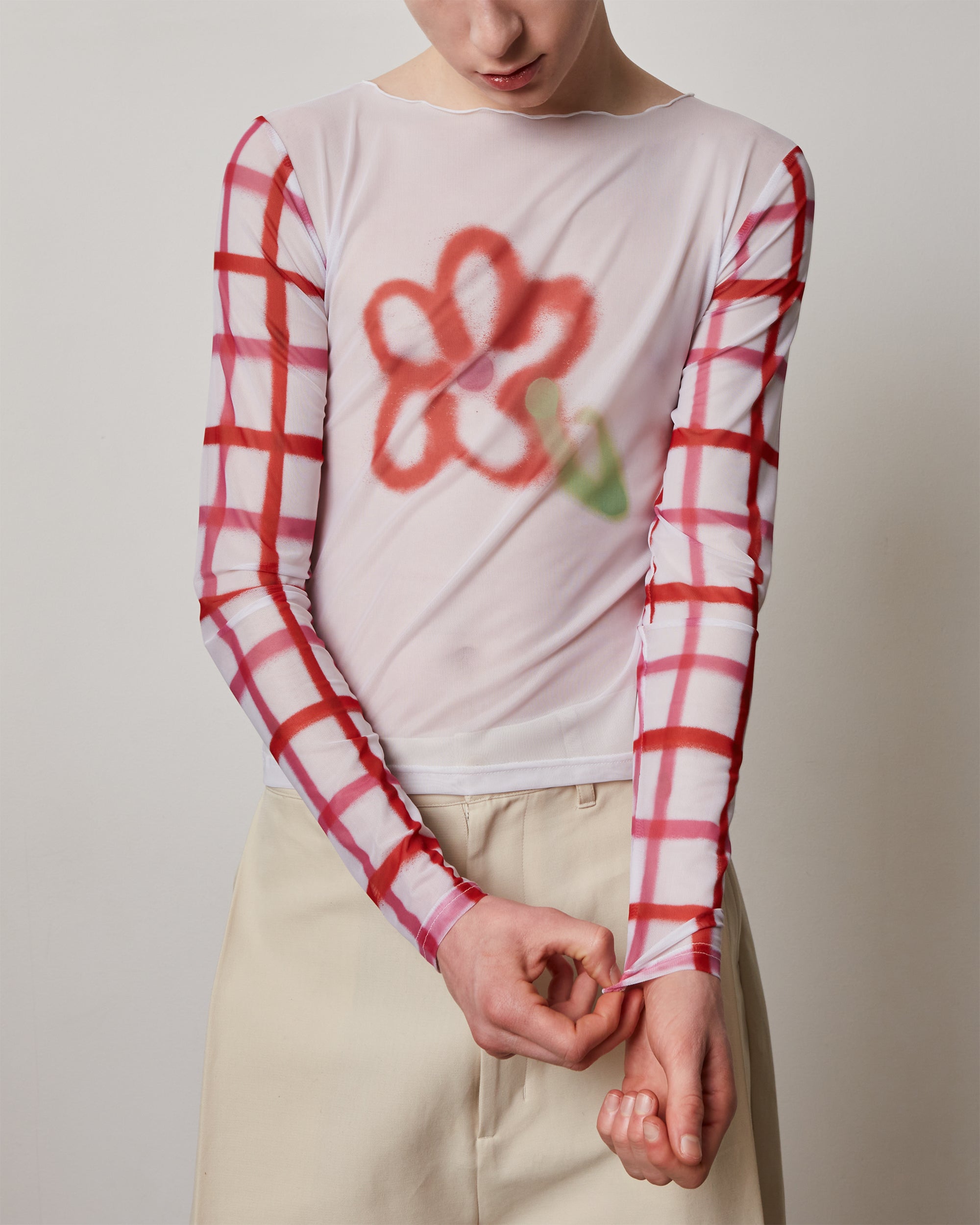 Check sleeve spray flower see-through tops (round neck)