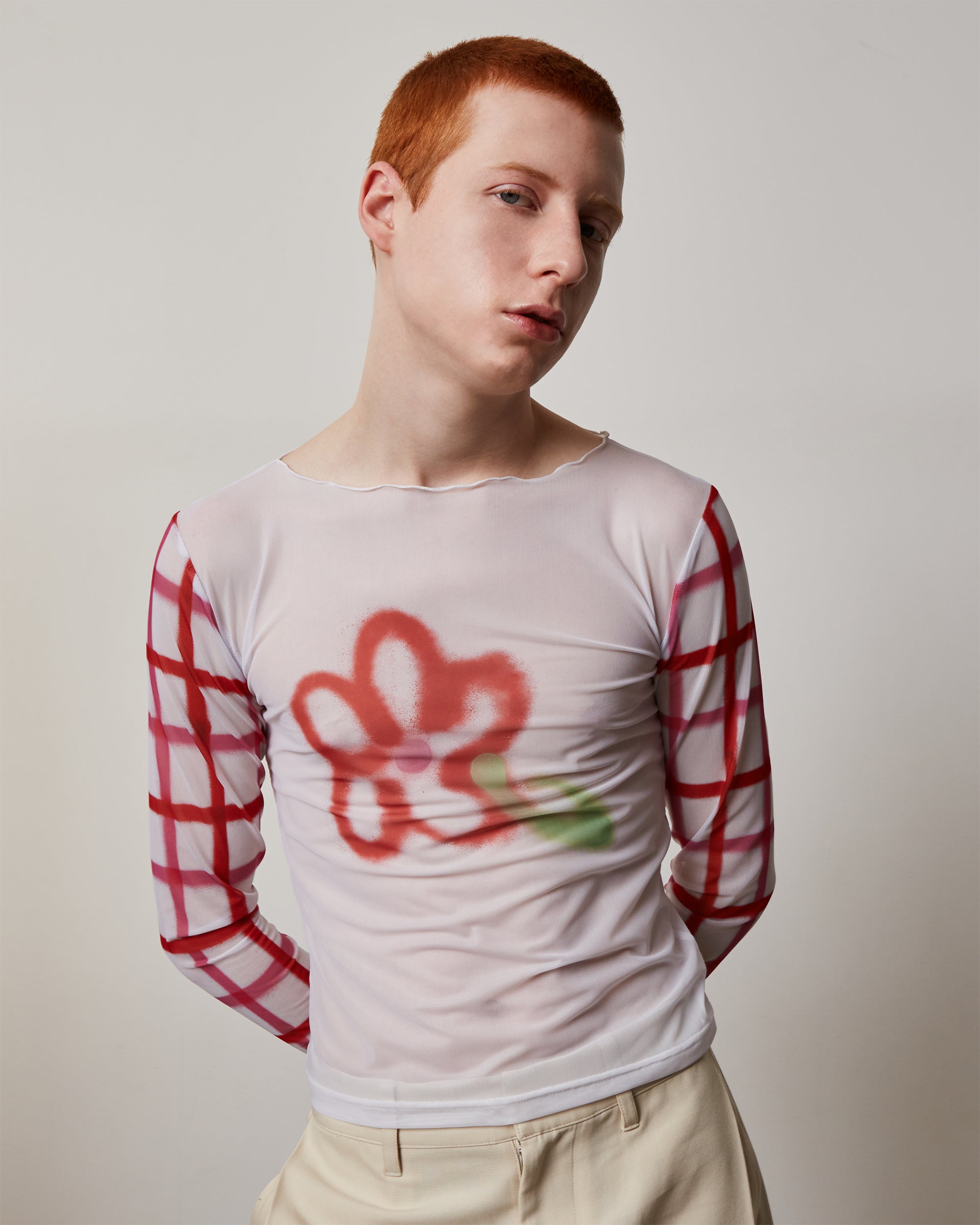 Check sleeve spray flower see-through tops (round neck)