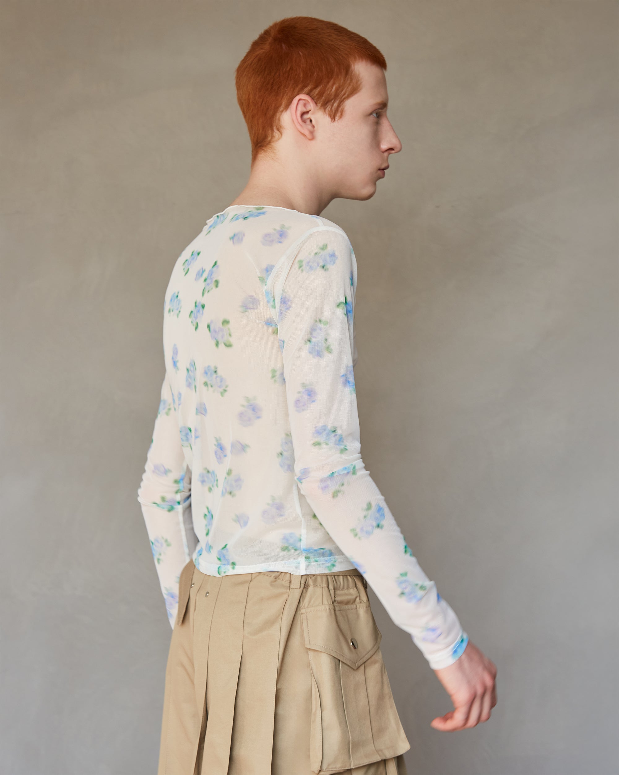 Blue blurred flower see-through tops (round neck)