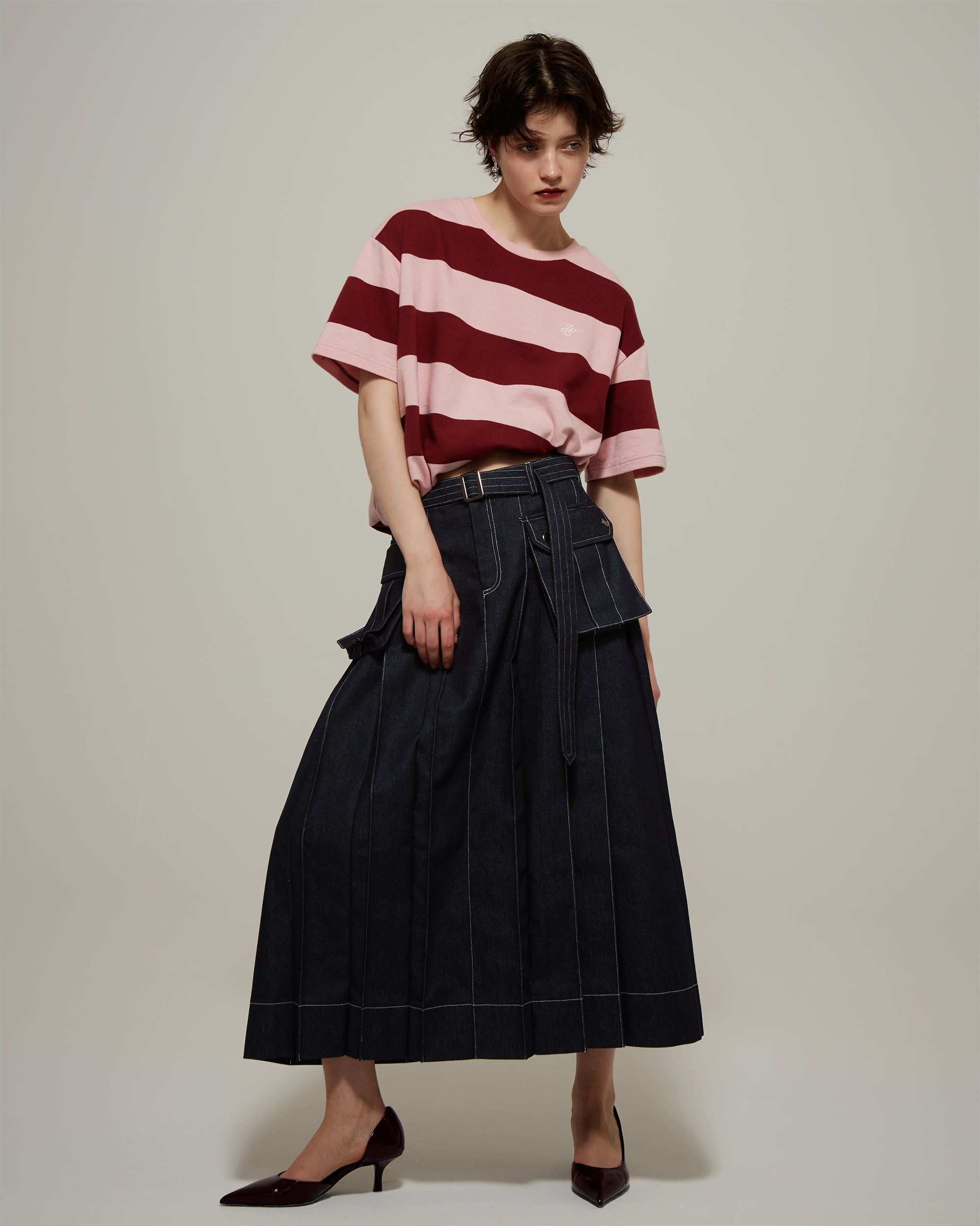 Pleated long denim skirt