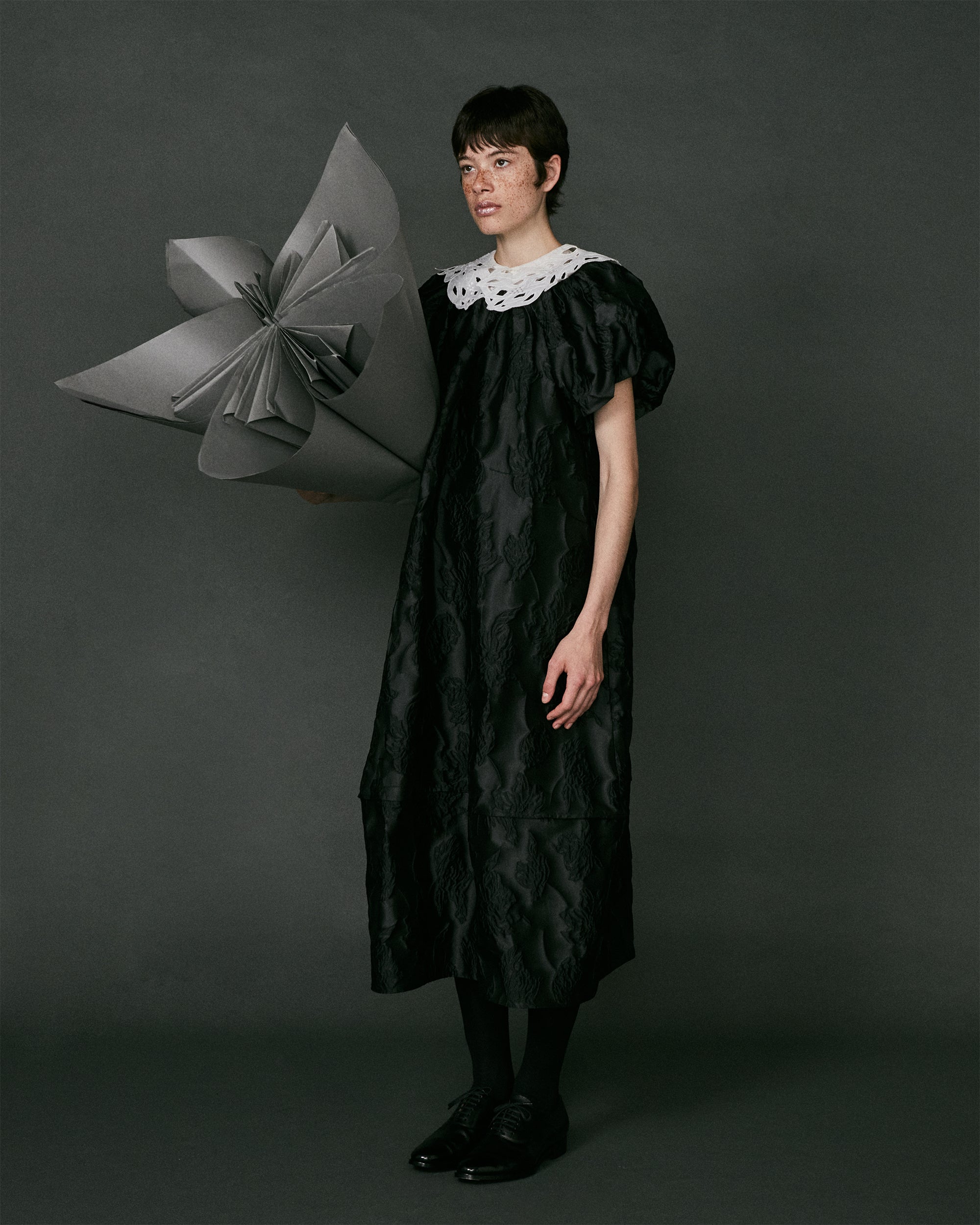 Balloon sleeve cocoon dress (black)