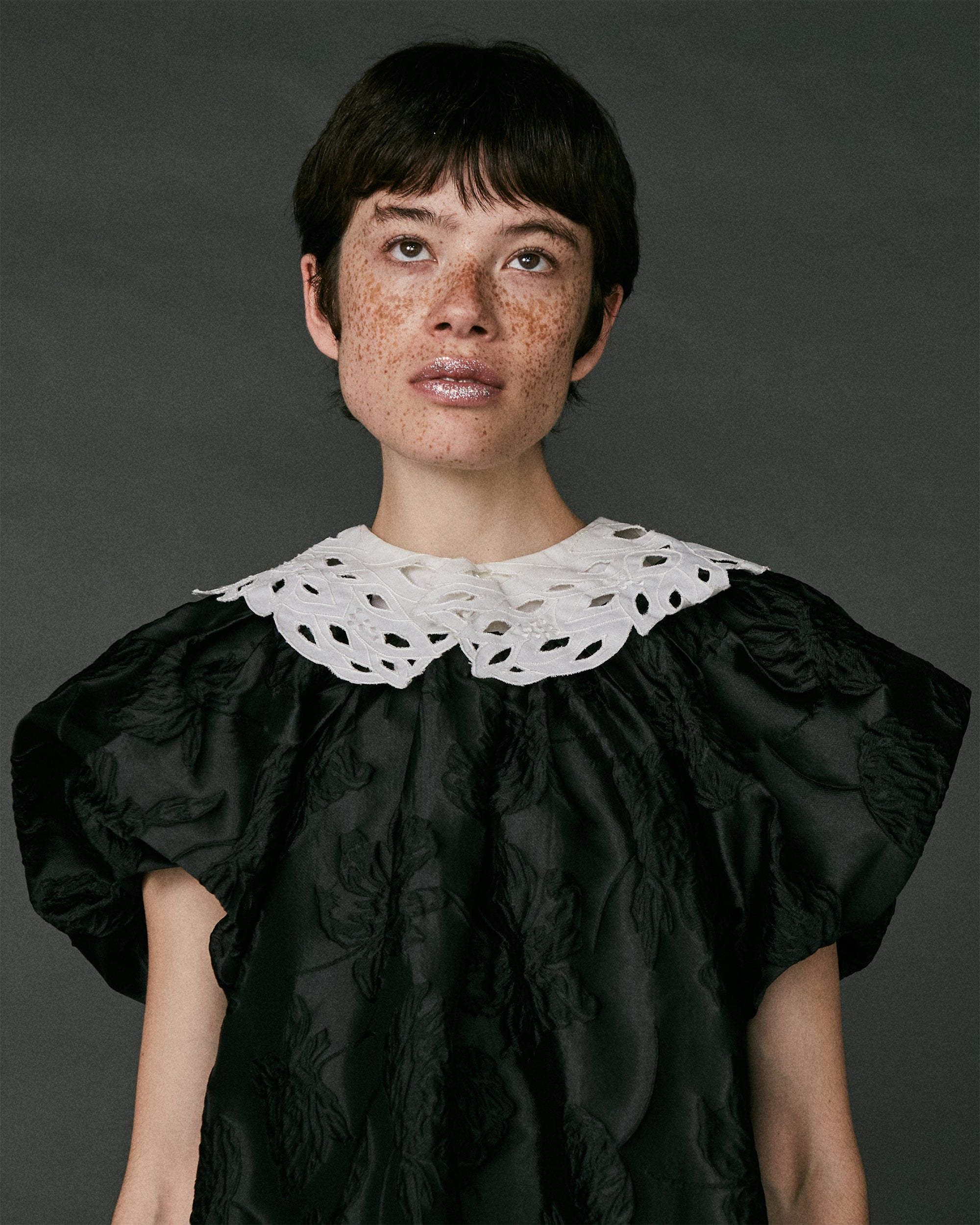 Balloon sleeve cocoon dress (black)