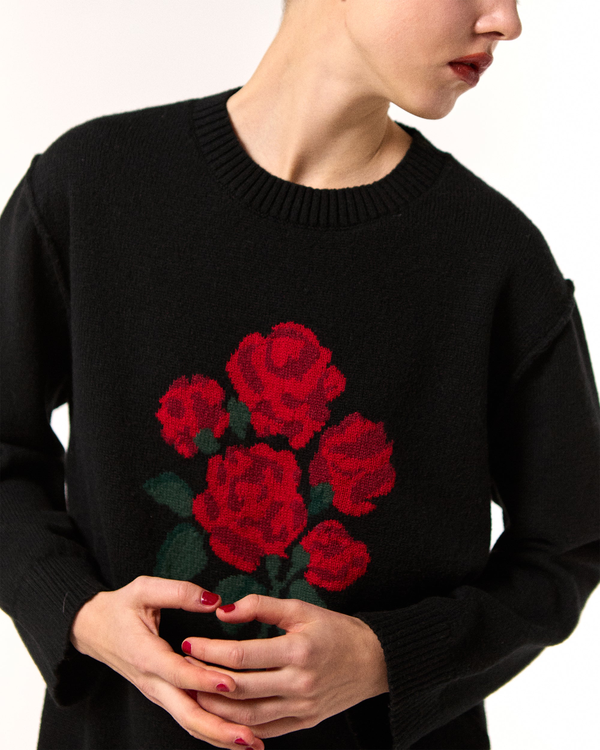 Red bouquet intarsia knit (black)