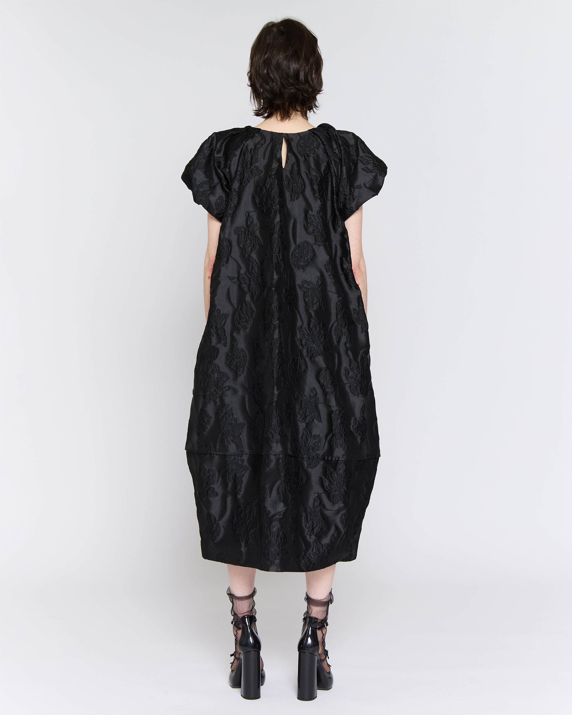Balloon sleeve cocoon dress (black)