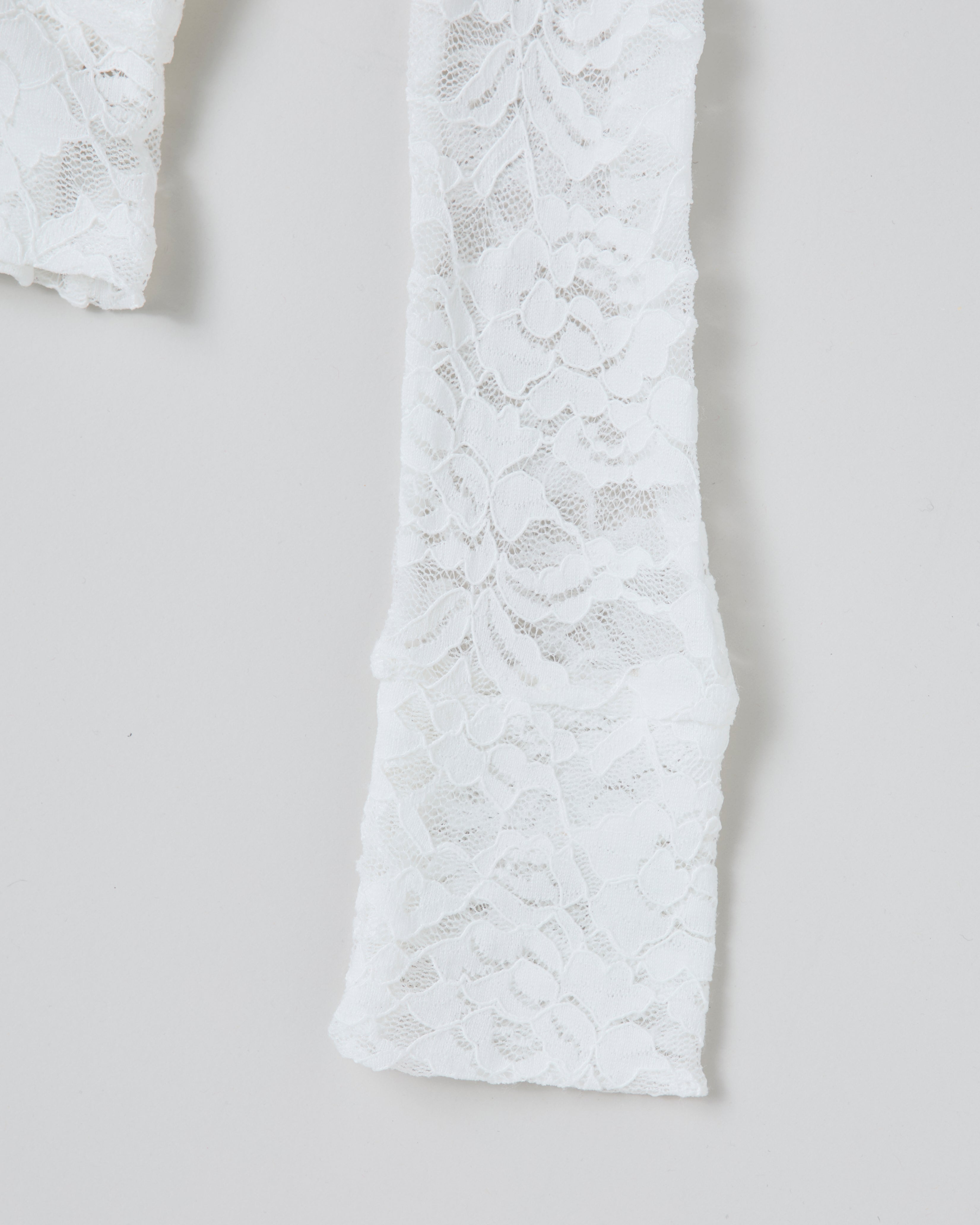 Lace layered round tops (white)