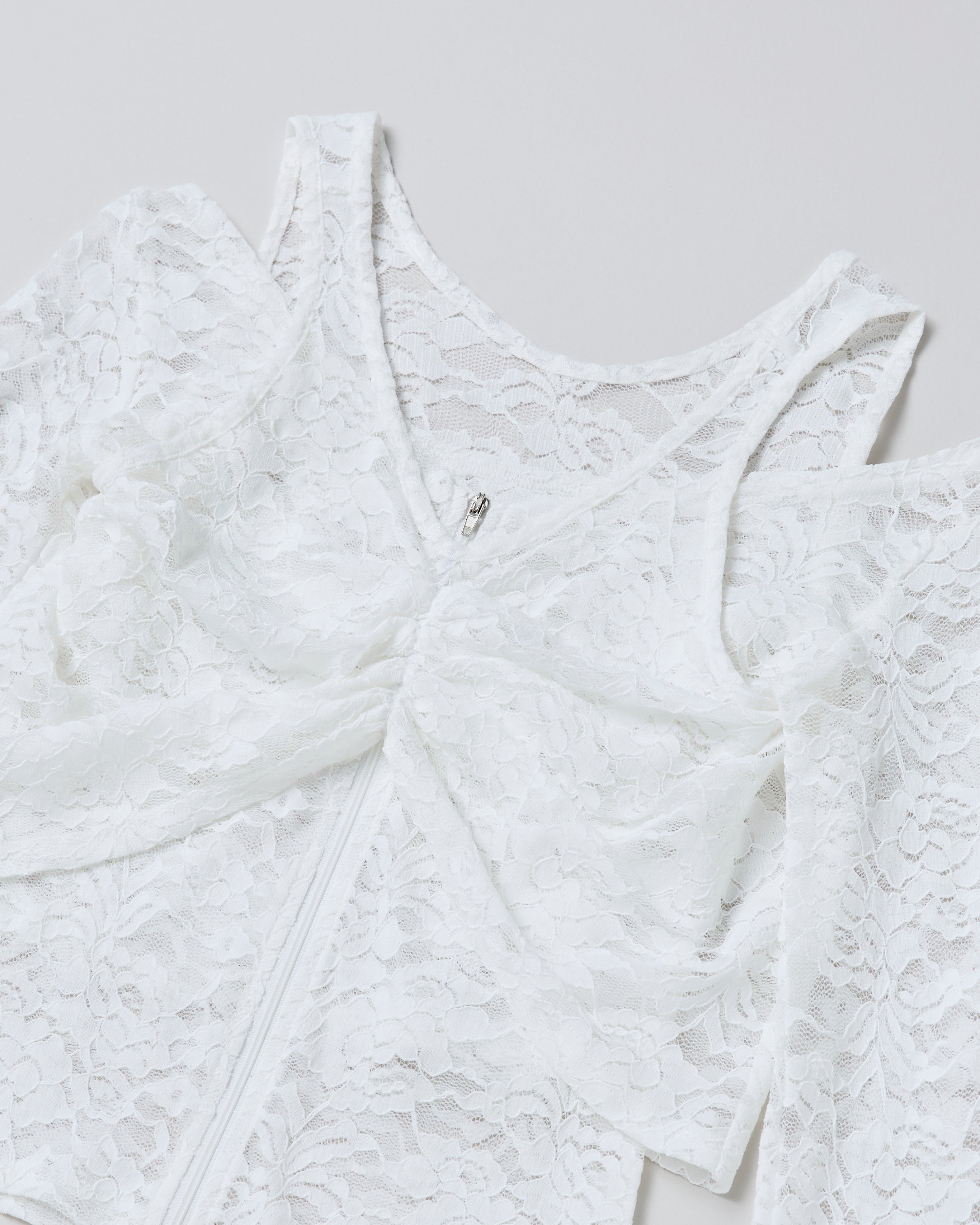 Lace layered round tops (white)