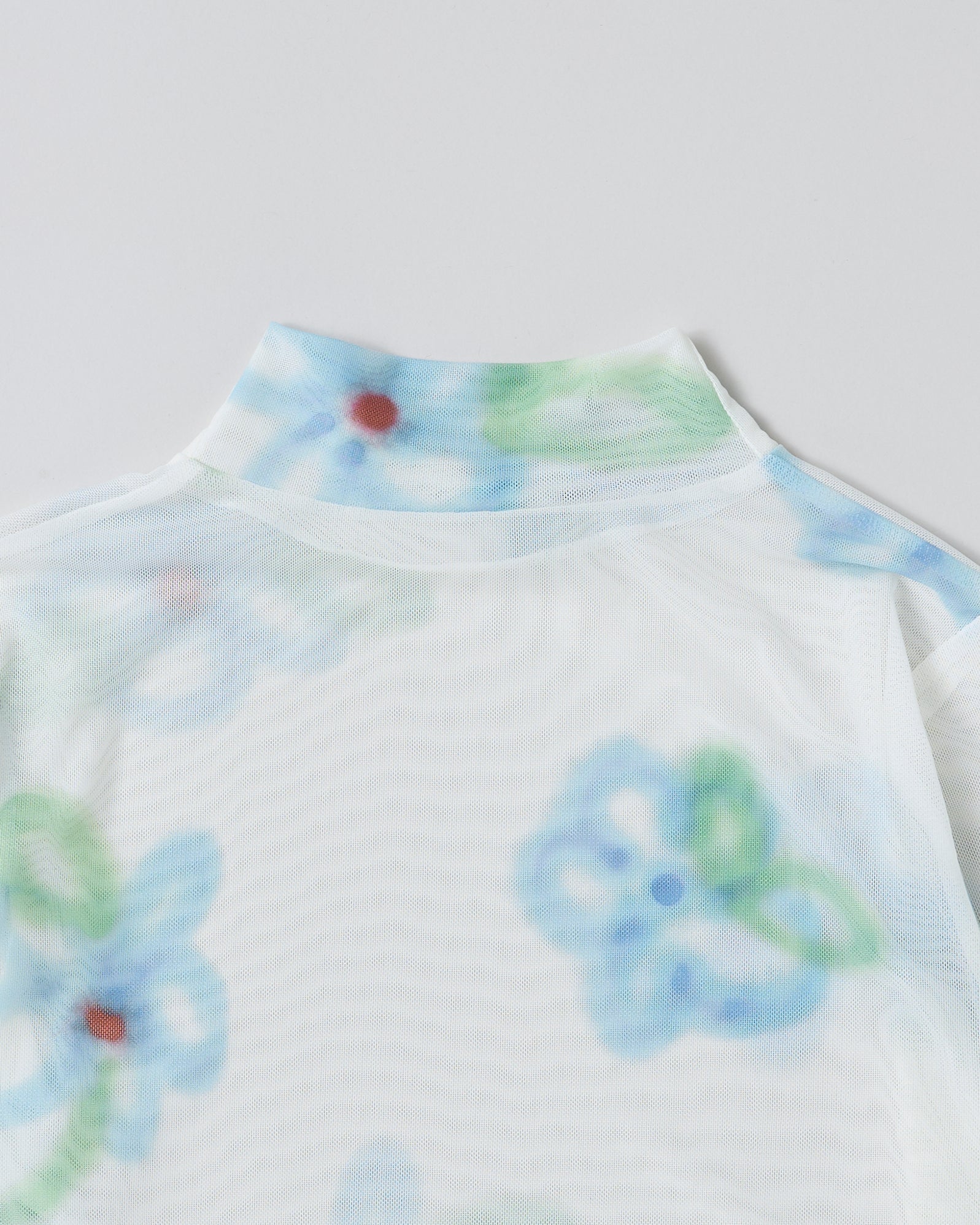 Blue spray flower see-through tops (high neck)