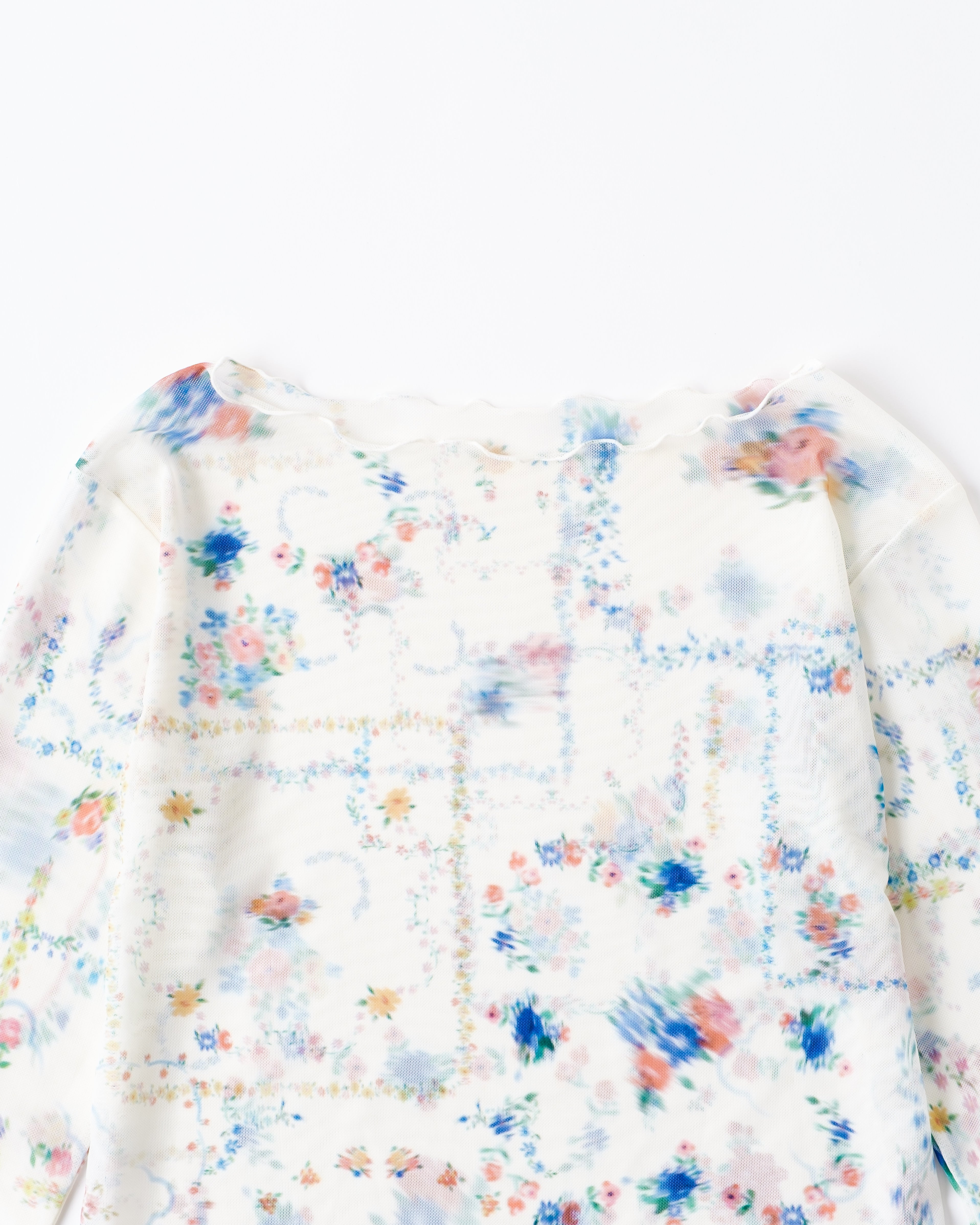 Scarf pattern see-through tops (round neck)