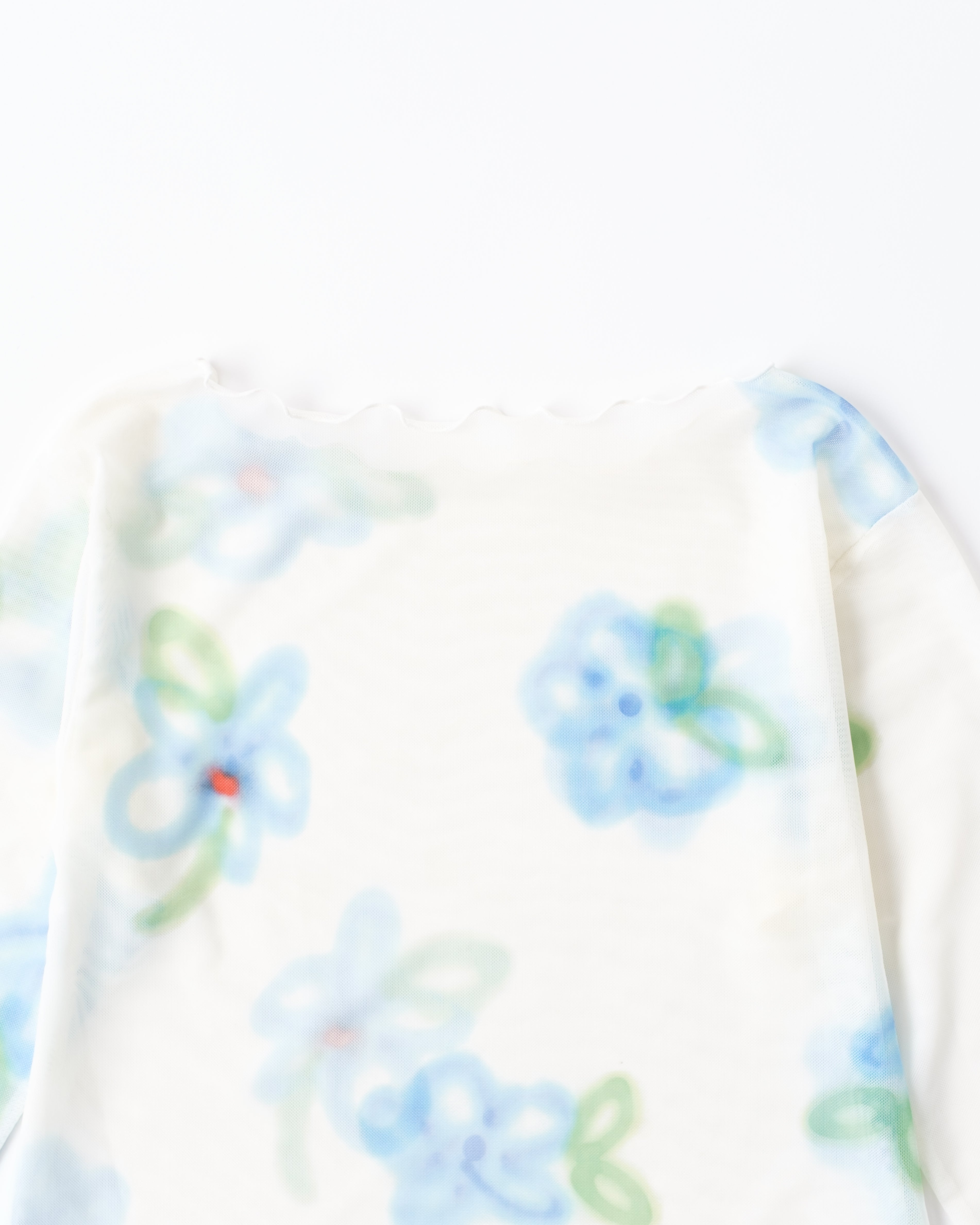 Blue spray flower see-through tops (round neck)