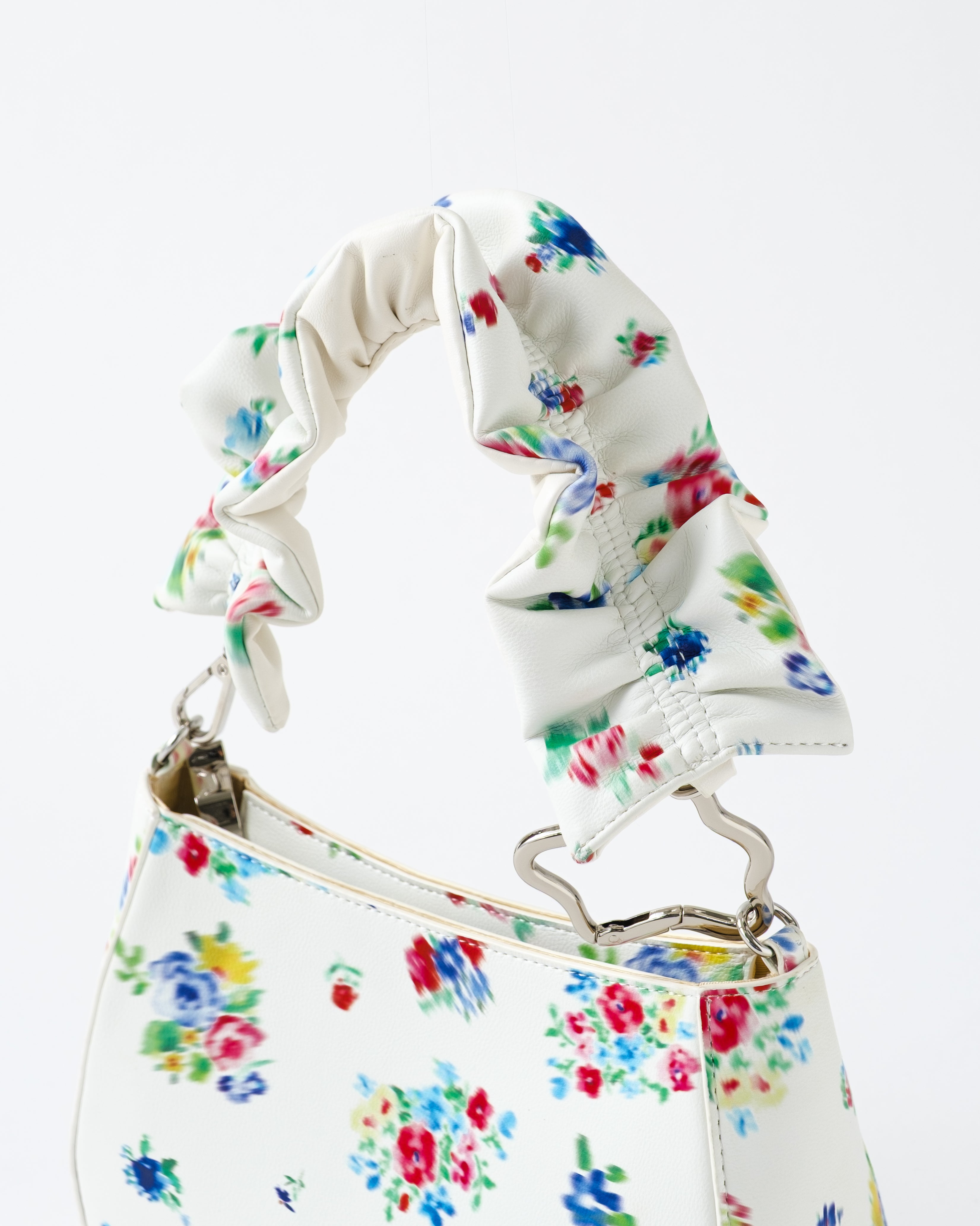 Blurred leather handbag (white)