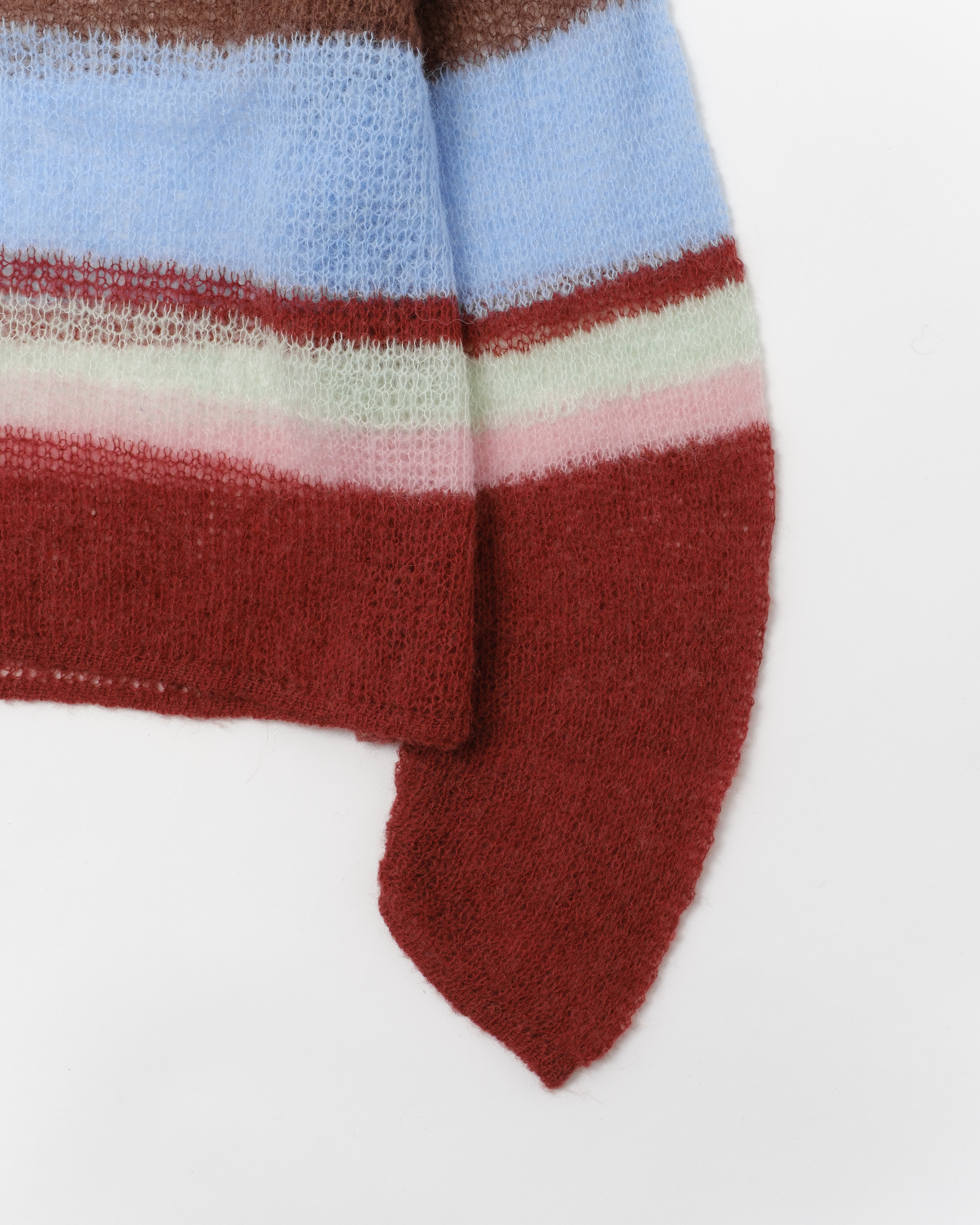 Border low-gauge knit sweater