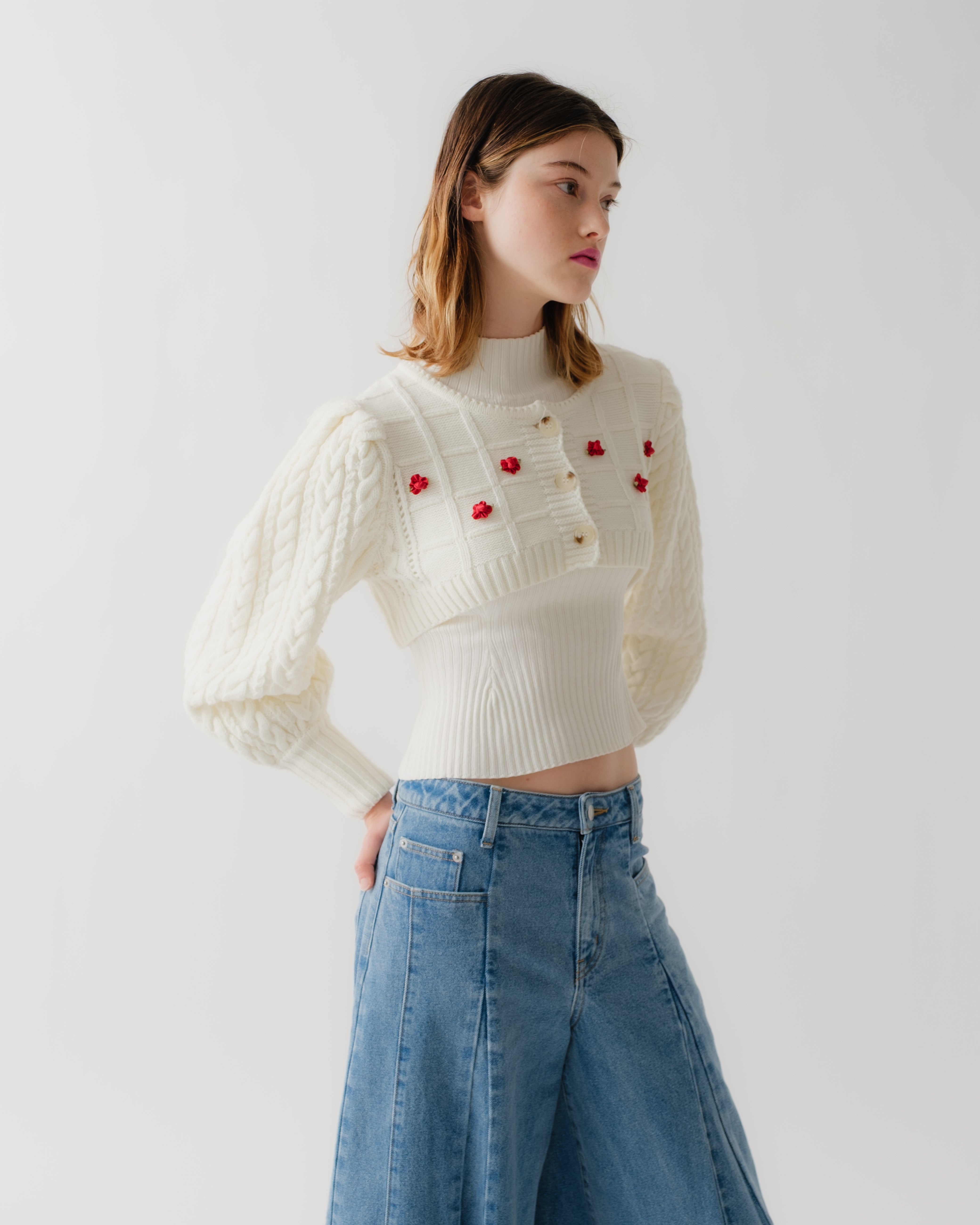 Ribbon flower cropped cardigan