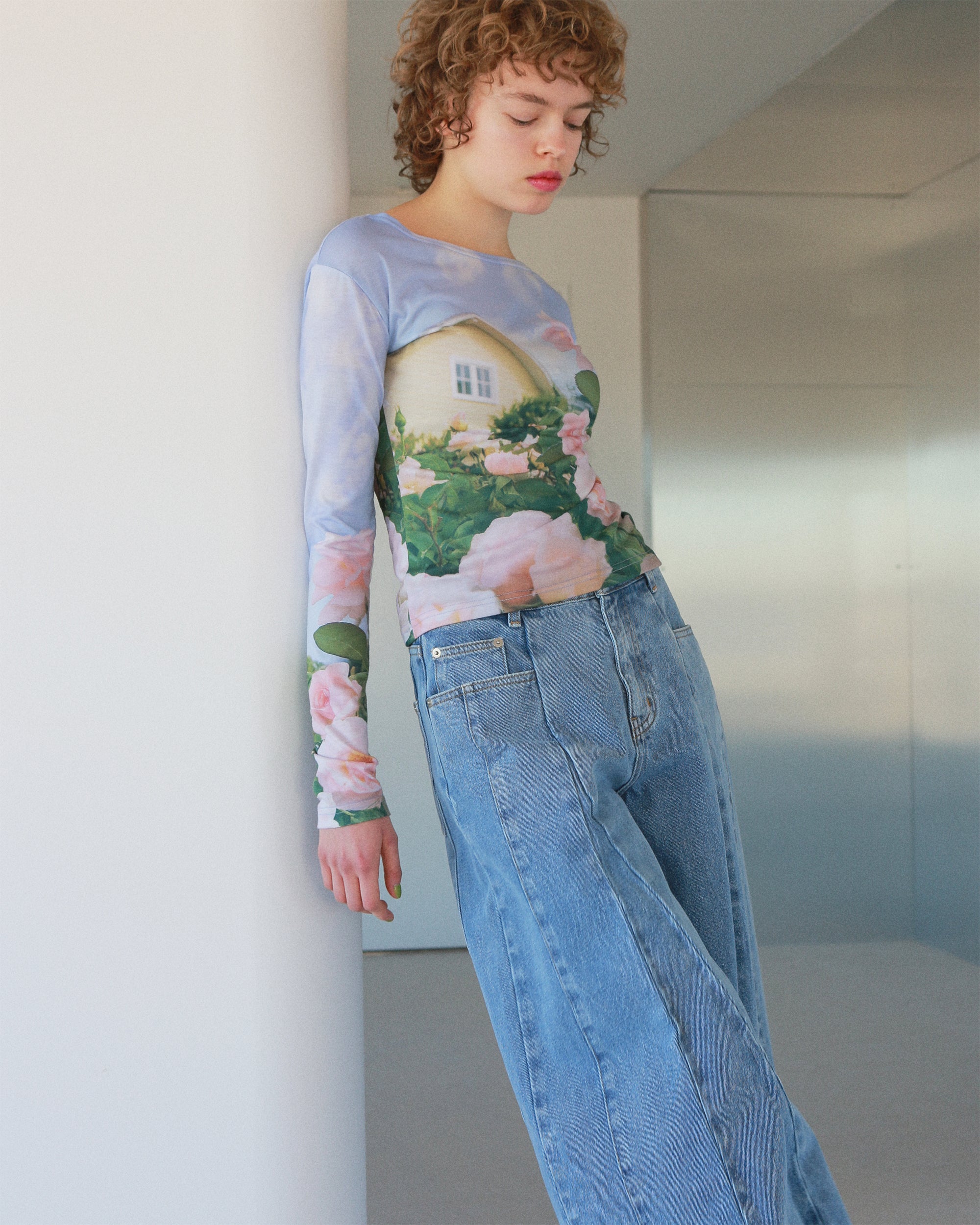 Captured scenery top