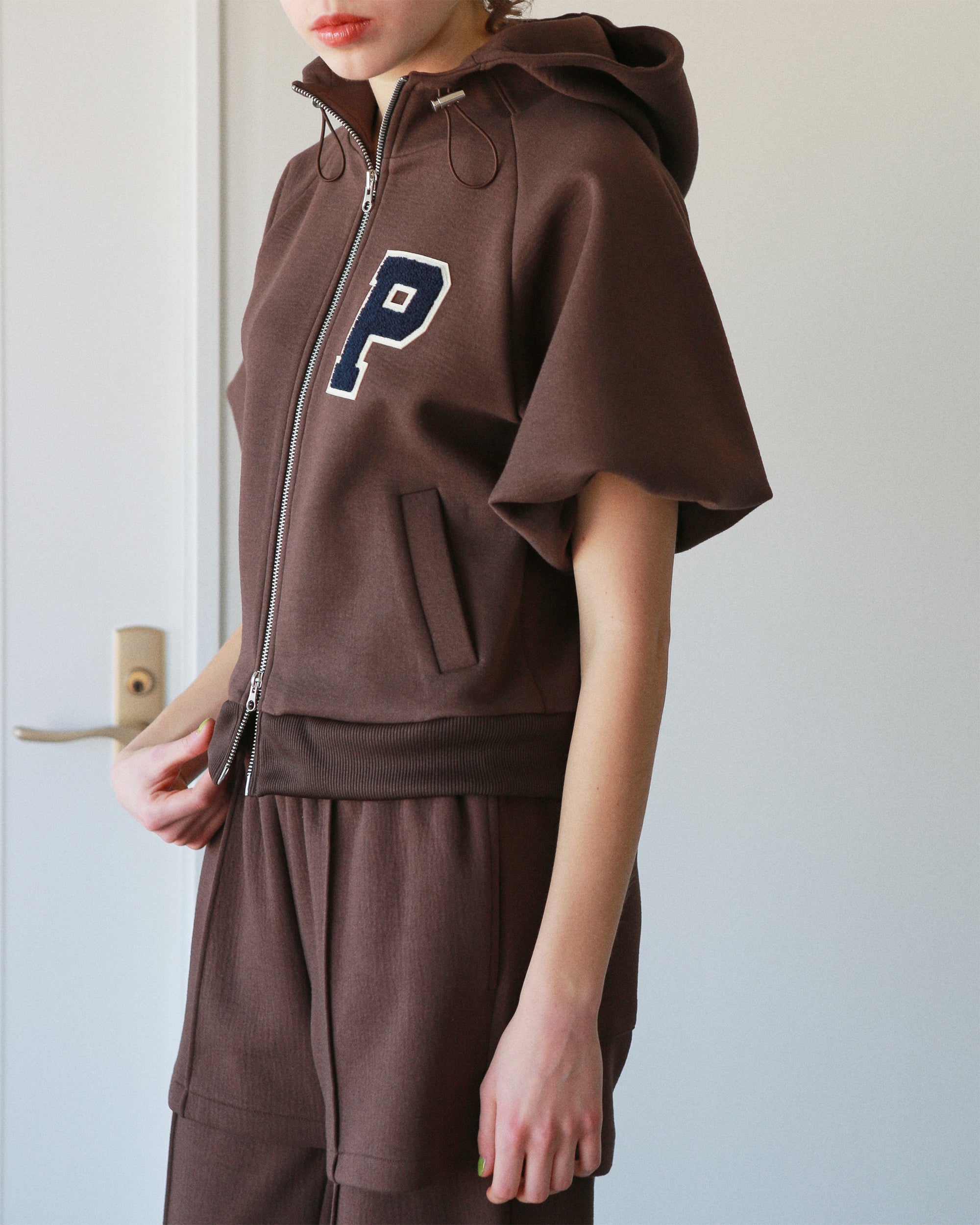 Balloon sleeve patch hoodie