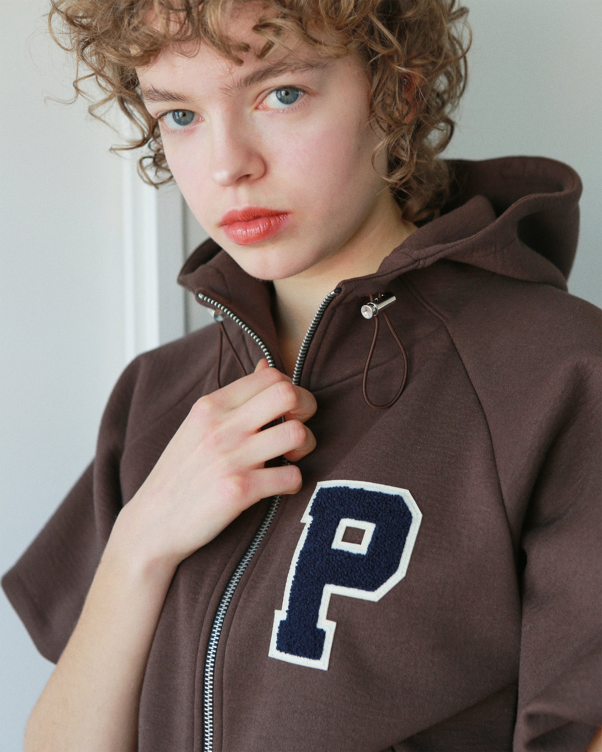 Balloon sleeve patch hoodie