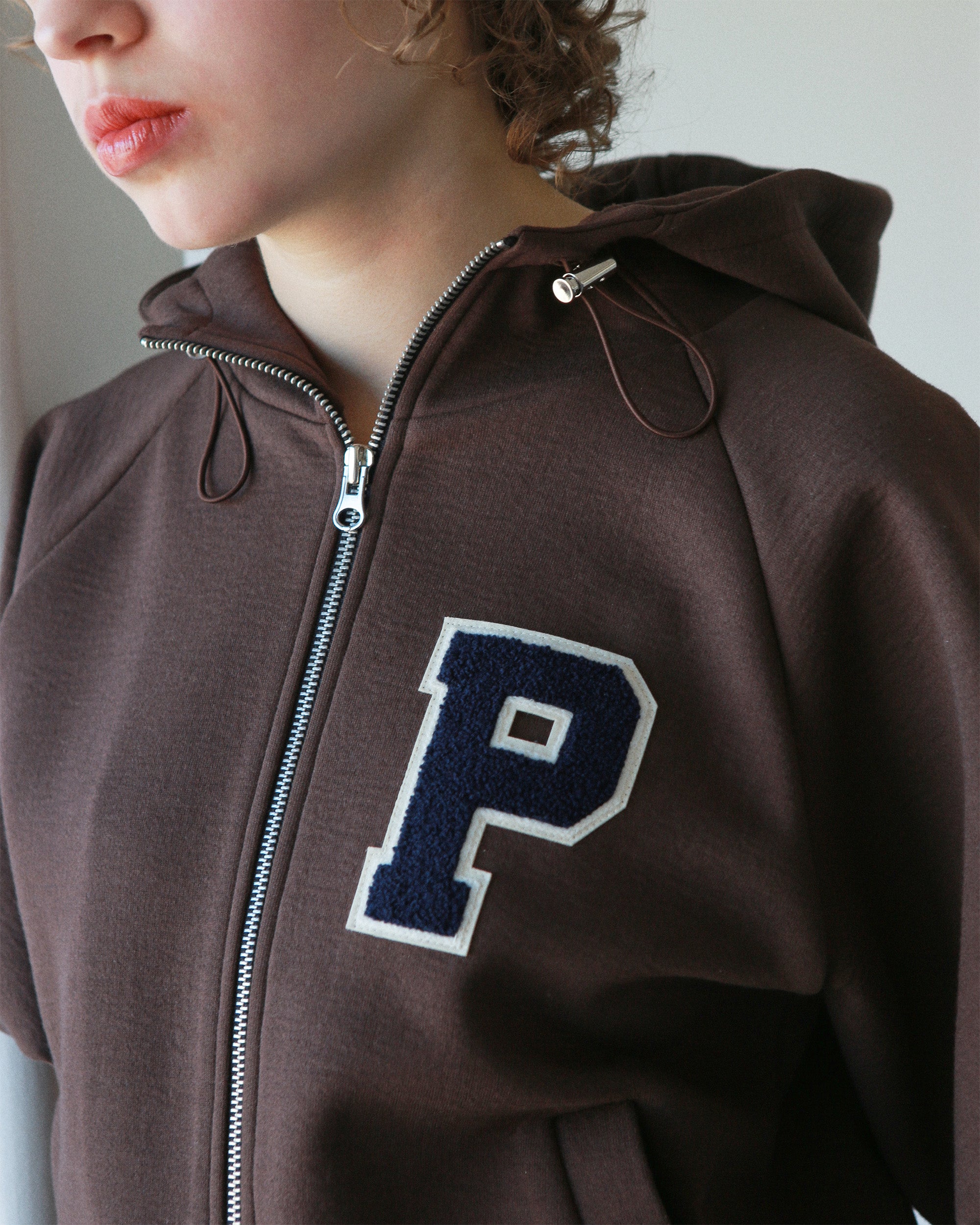 Balloon sleeve patch hoodie