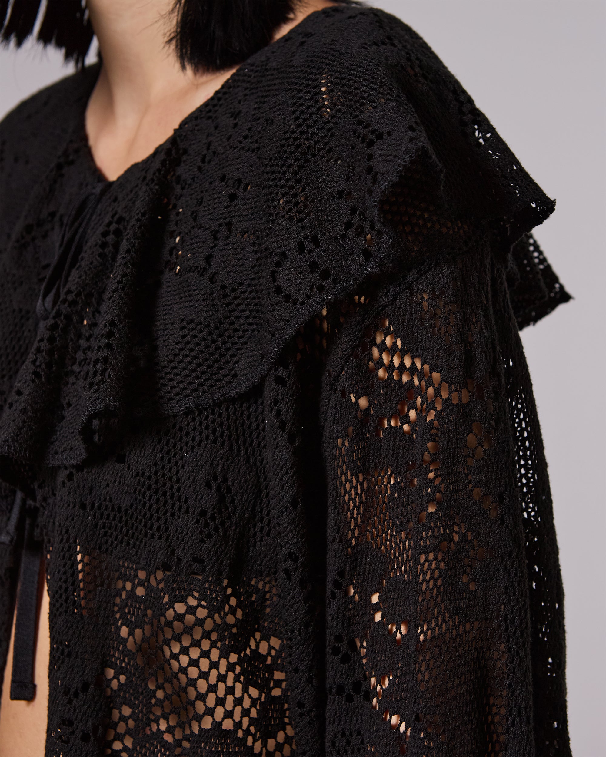 Lace ruffle cardigan (black)