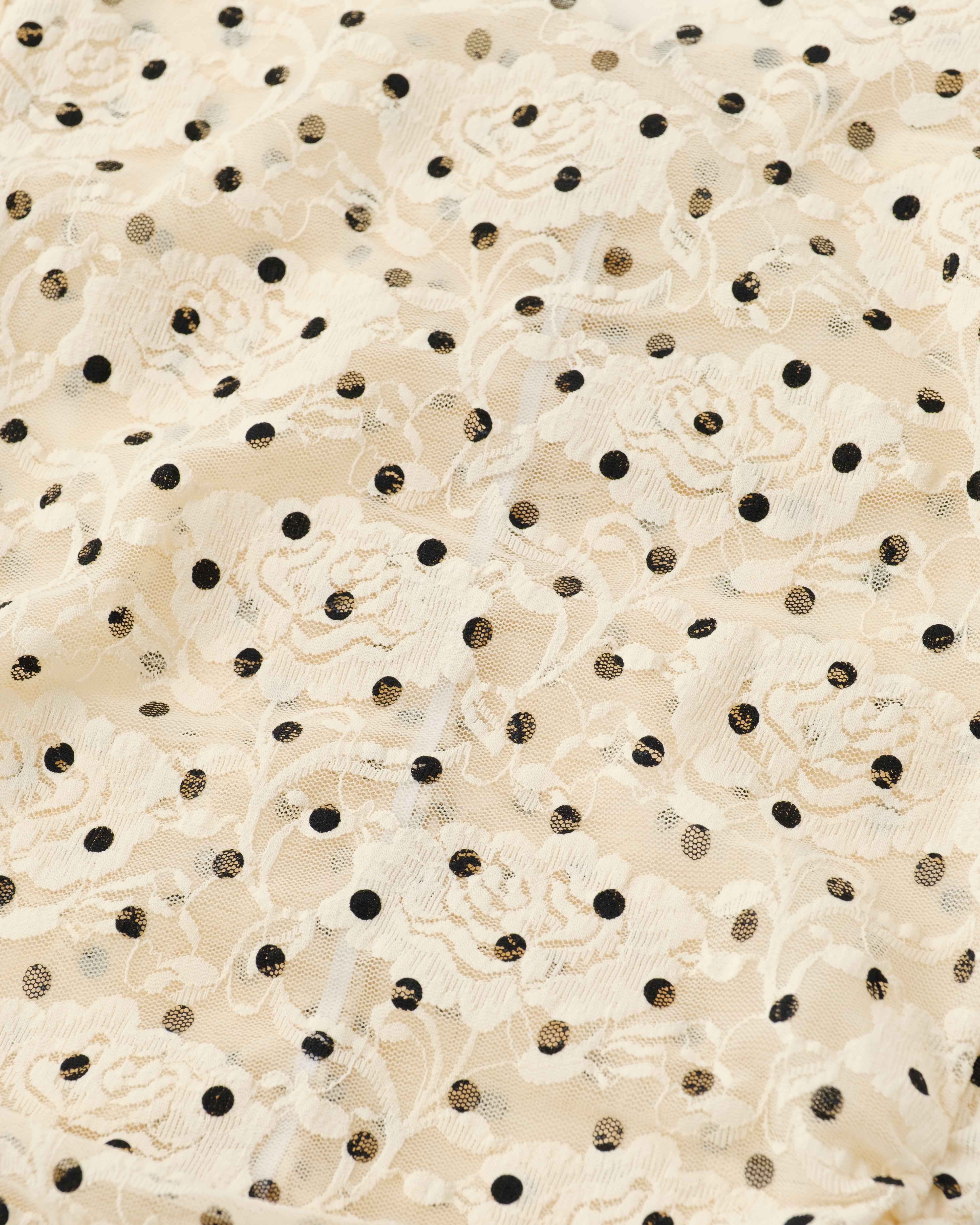 Dot lace gathered top