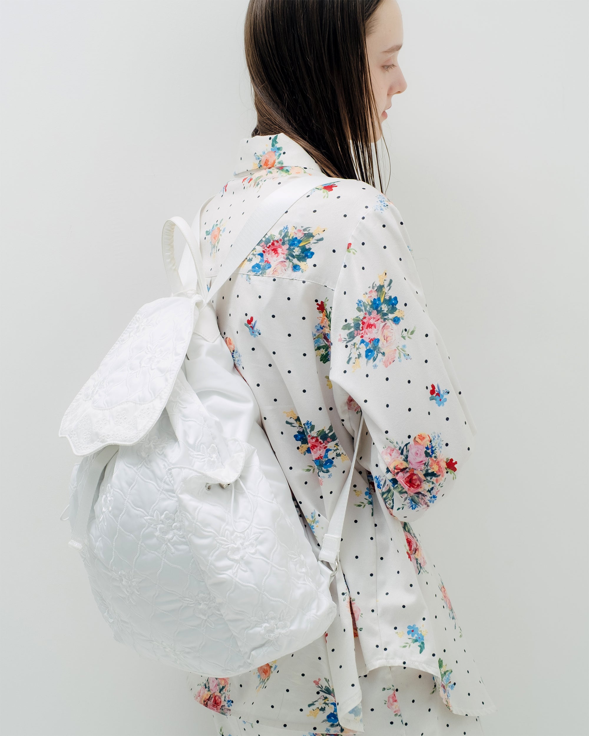 pointe backpack (white)