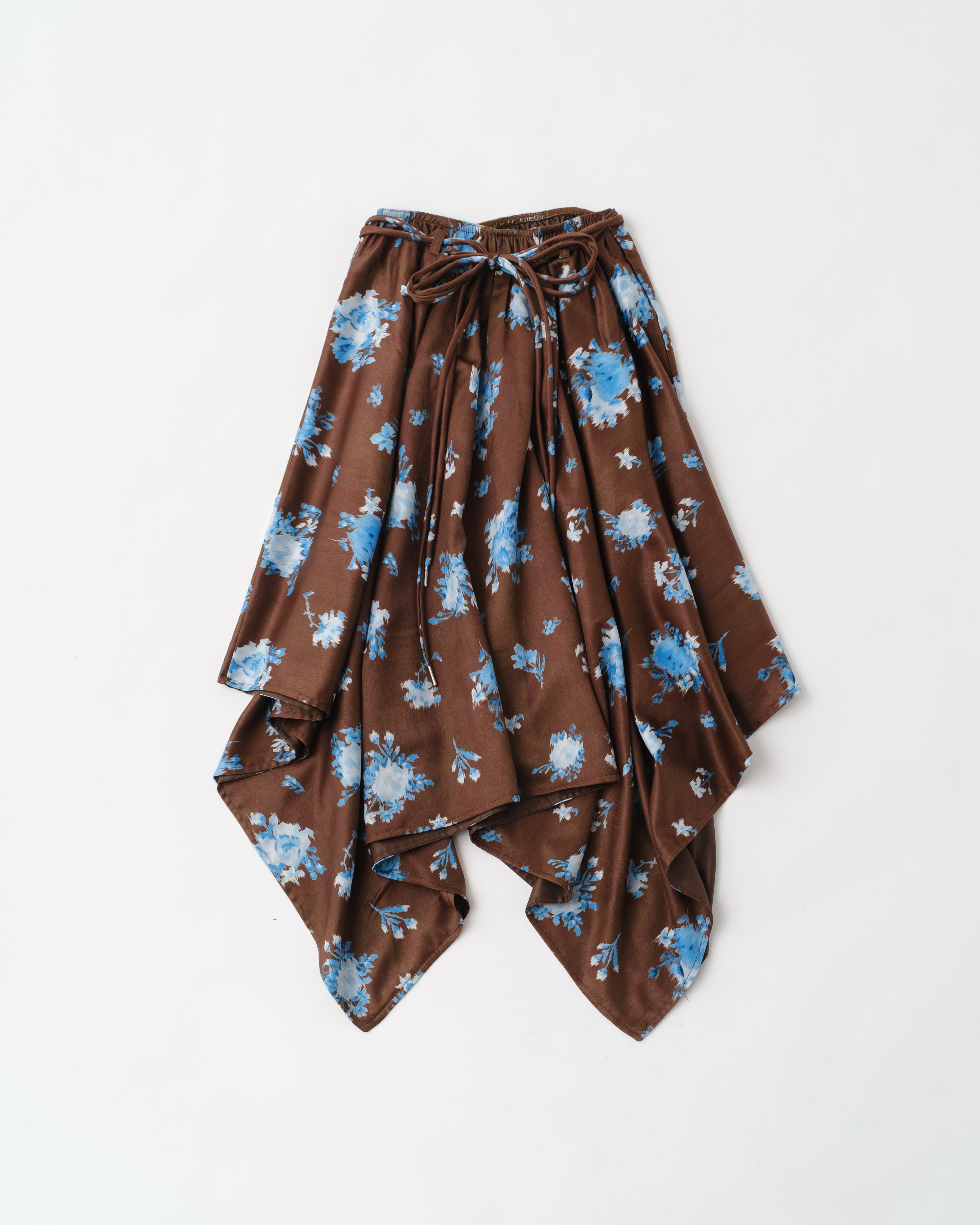 Airy handkerchief skirt
