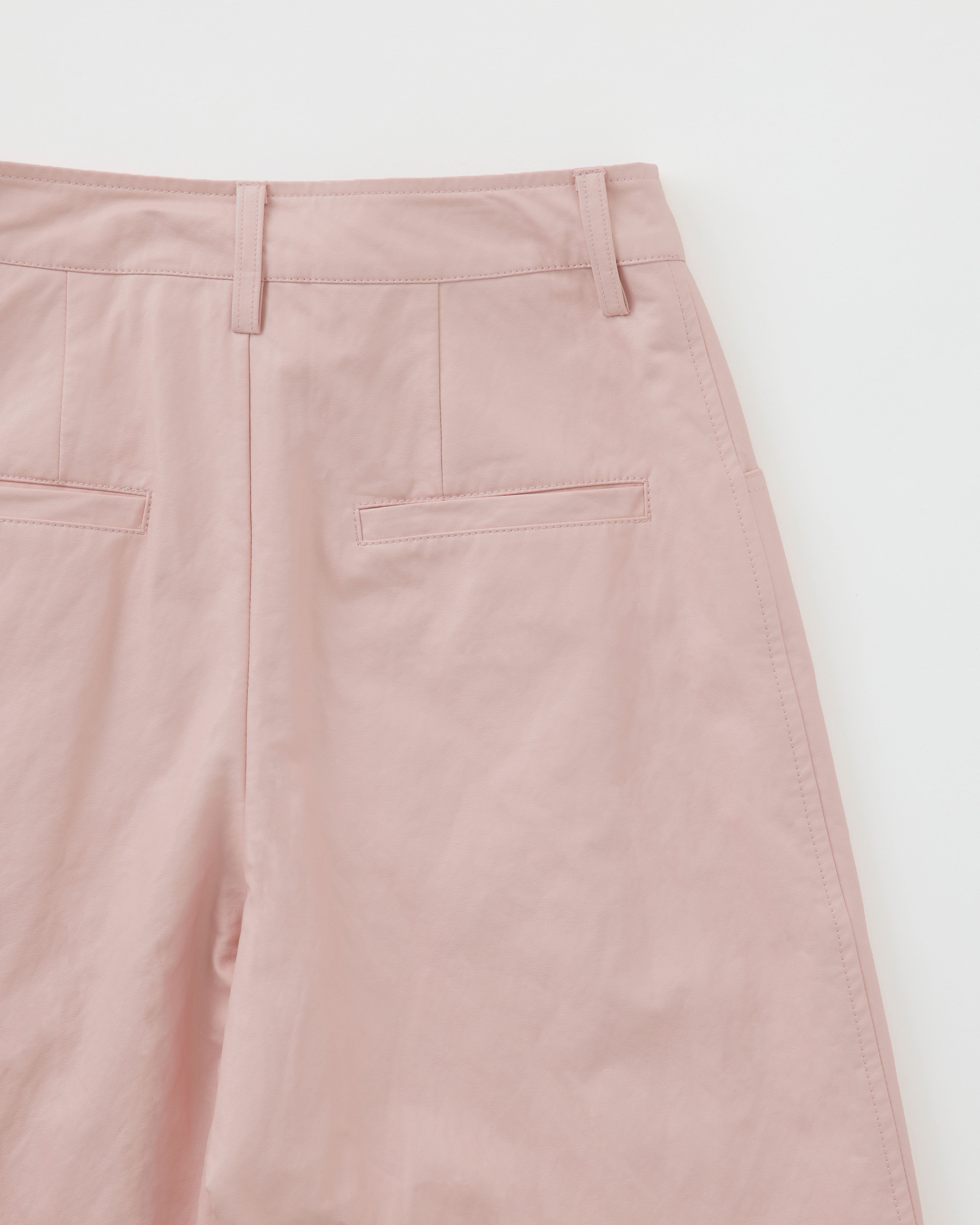 Leather-like half pants