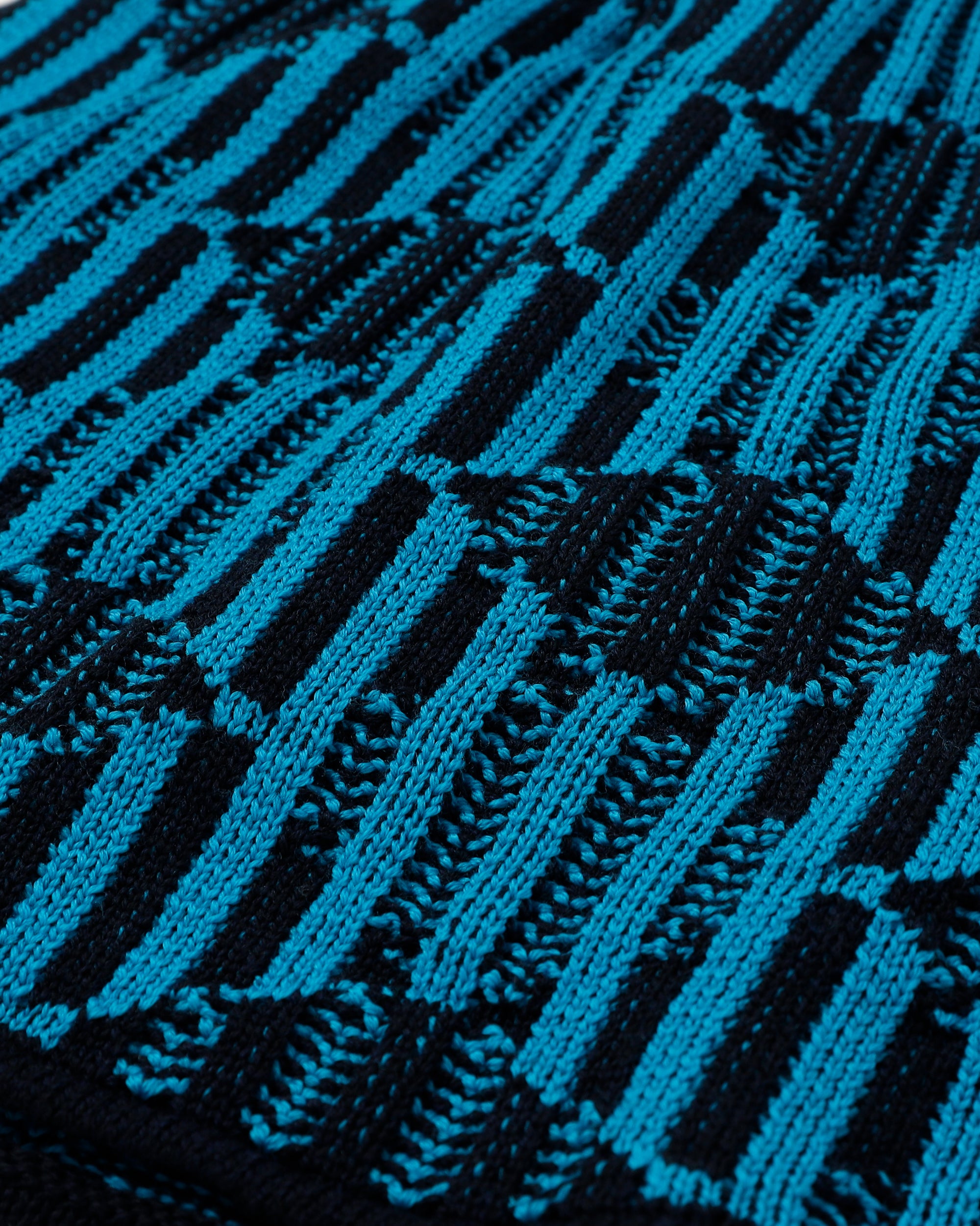 <b>Nadia Wire</b><br>mini diamond skirt / blue