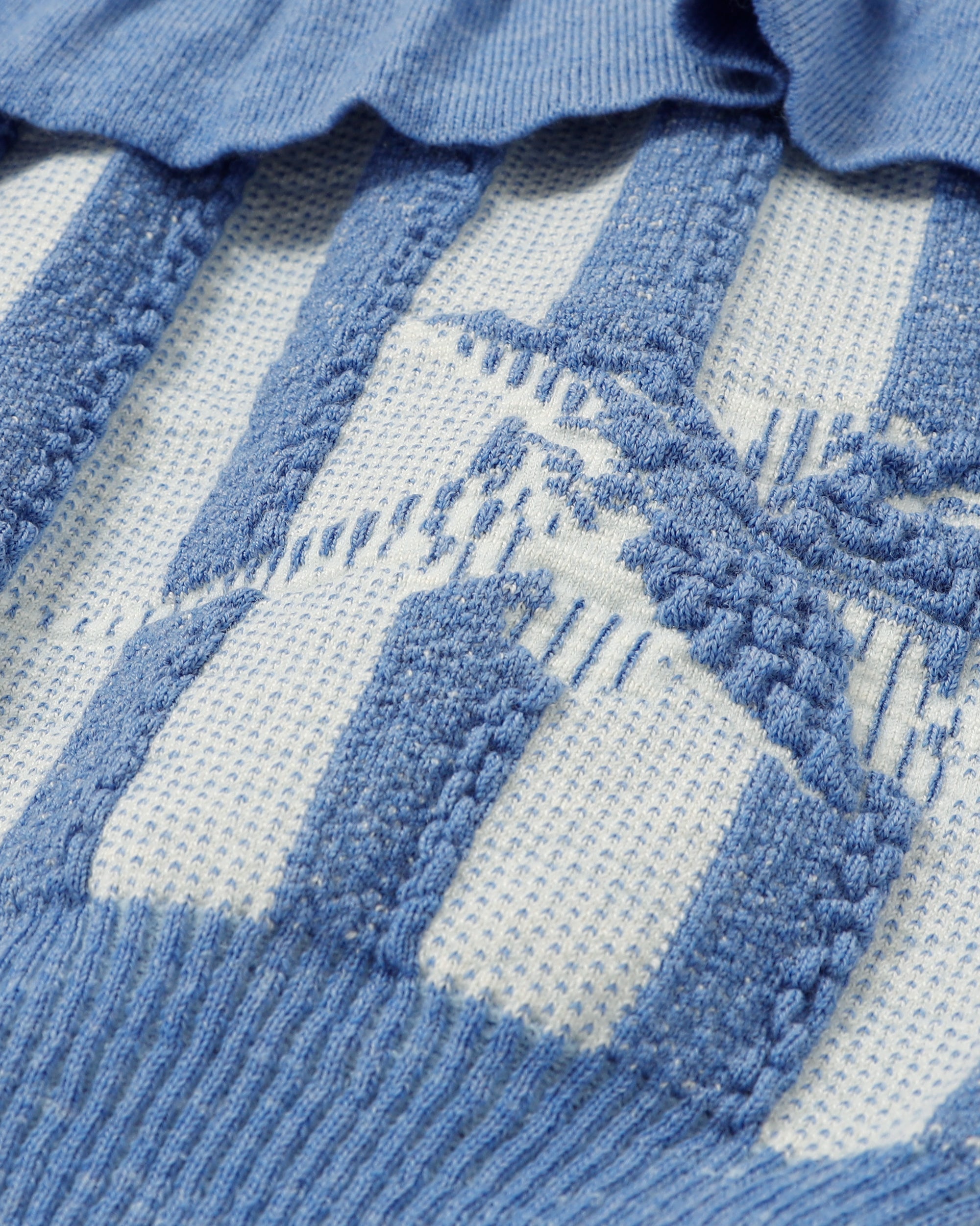 <b>Nadia Wire</b><br>sea bloom top / white