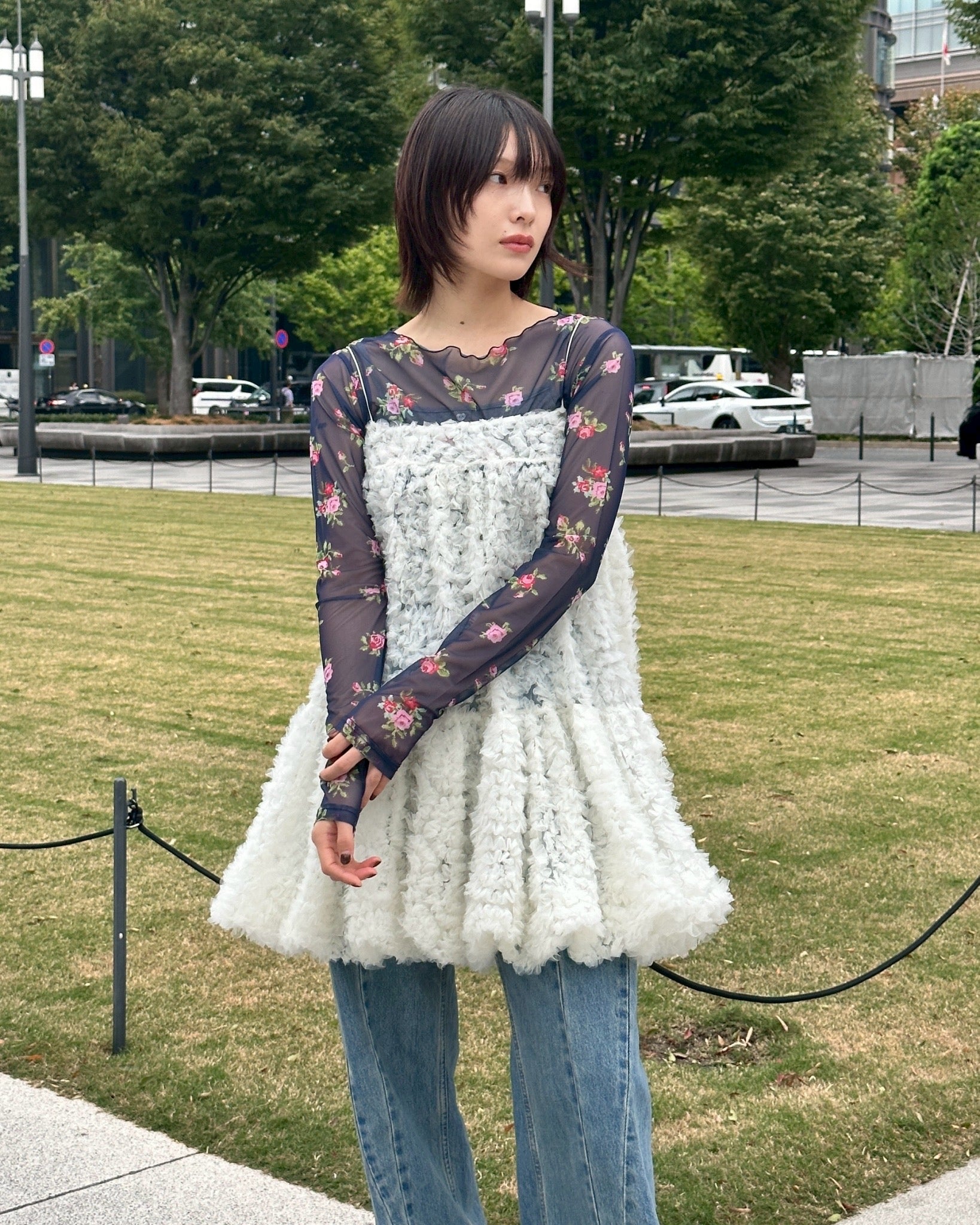 Jacquard grid flower see-through tops (round neck)