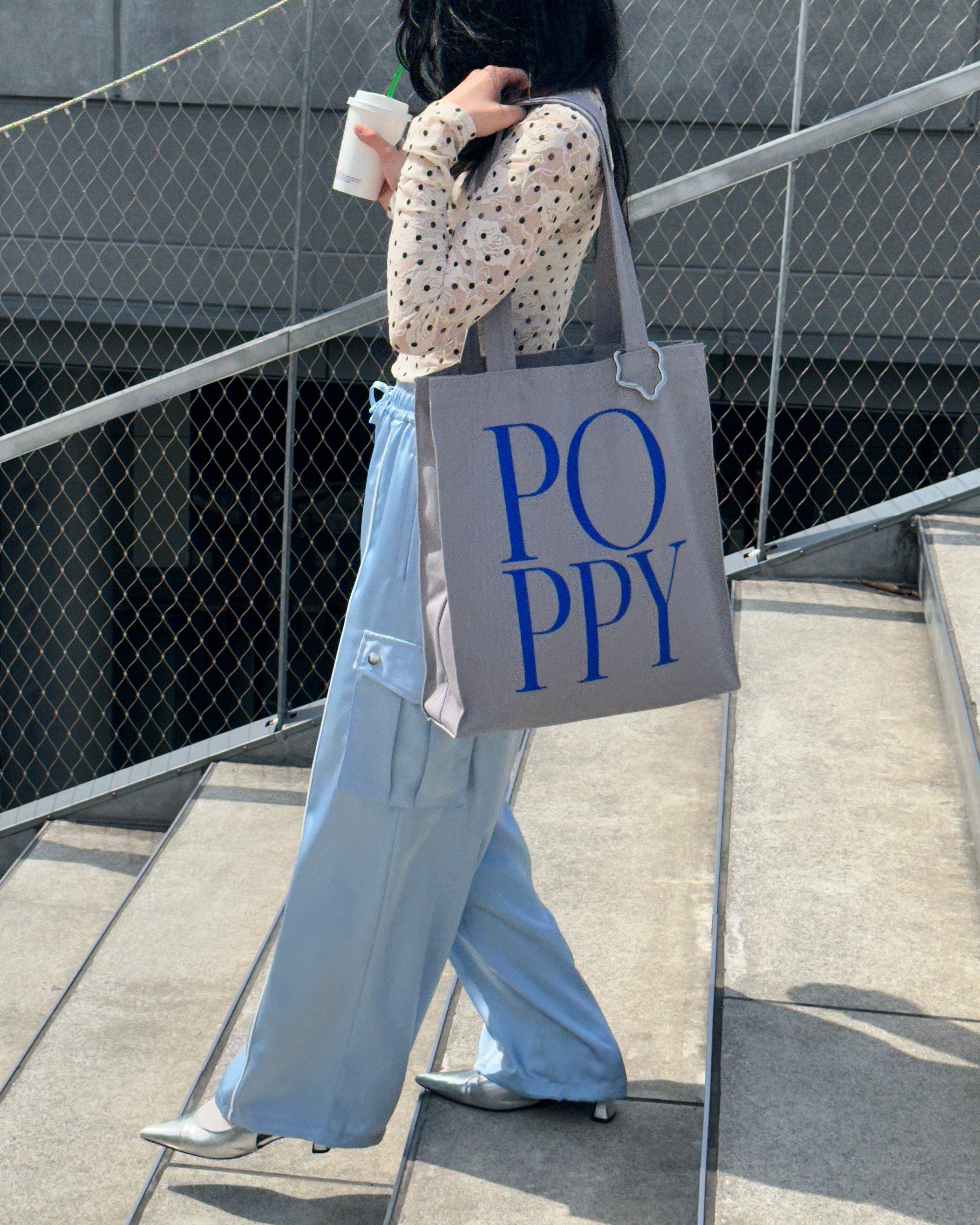 Logo tote bag (gray)