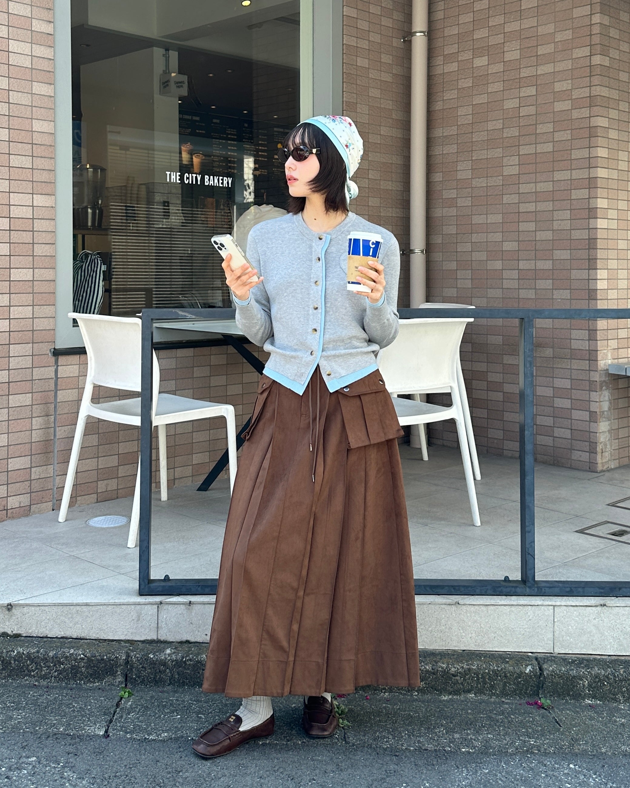 Suede-like pleated long skirt