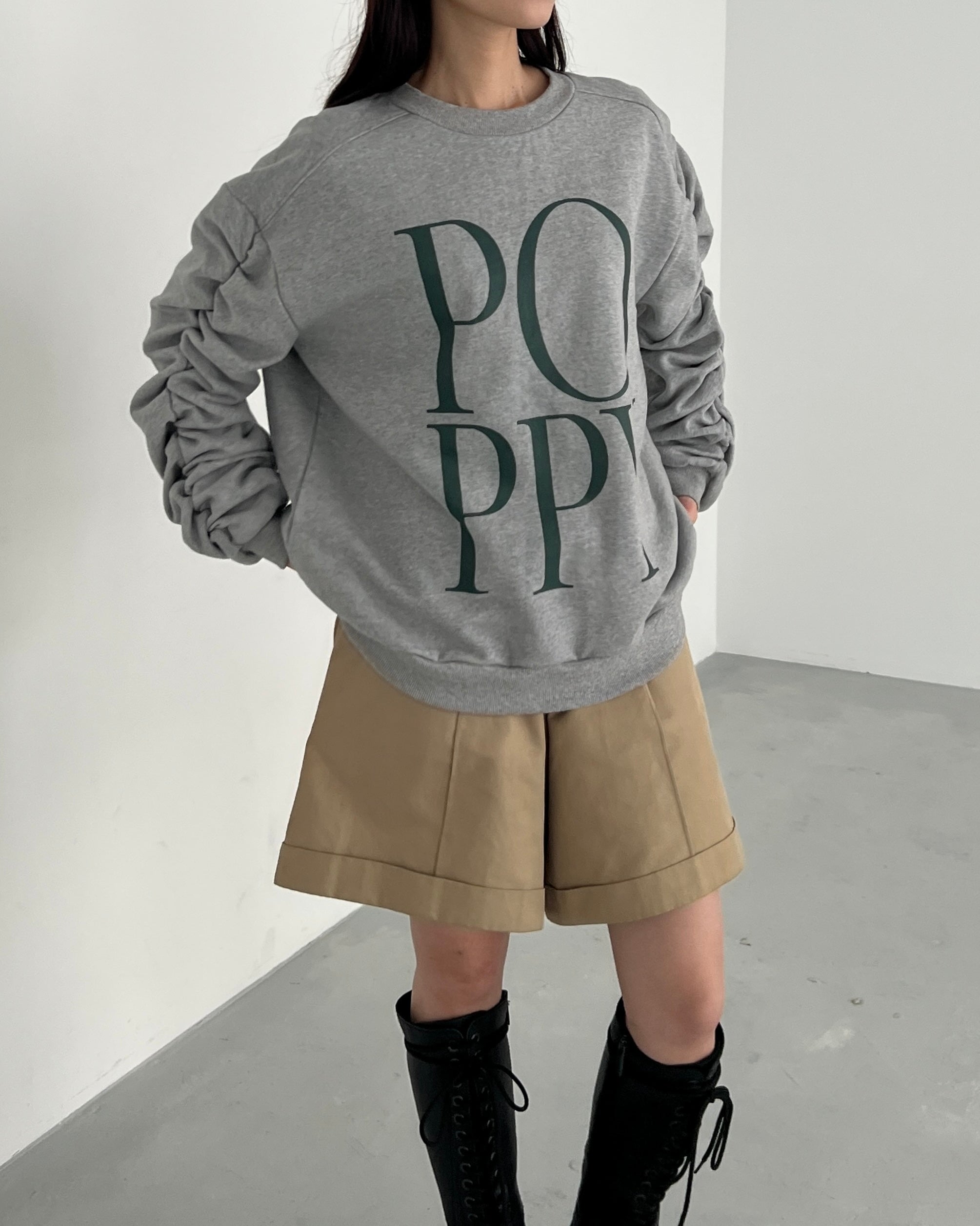 Gather sleeve sweatshirt