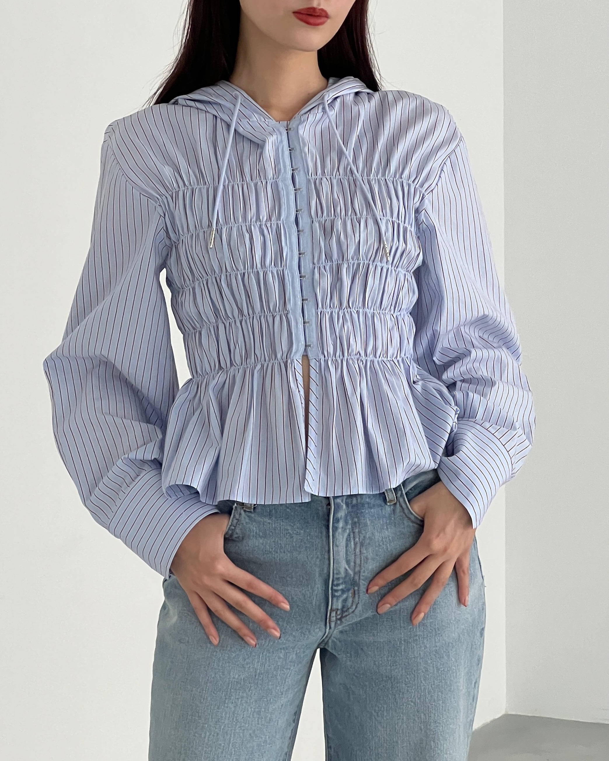 Shirring hoodie shirt (white / blue stripe)