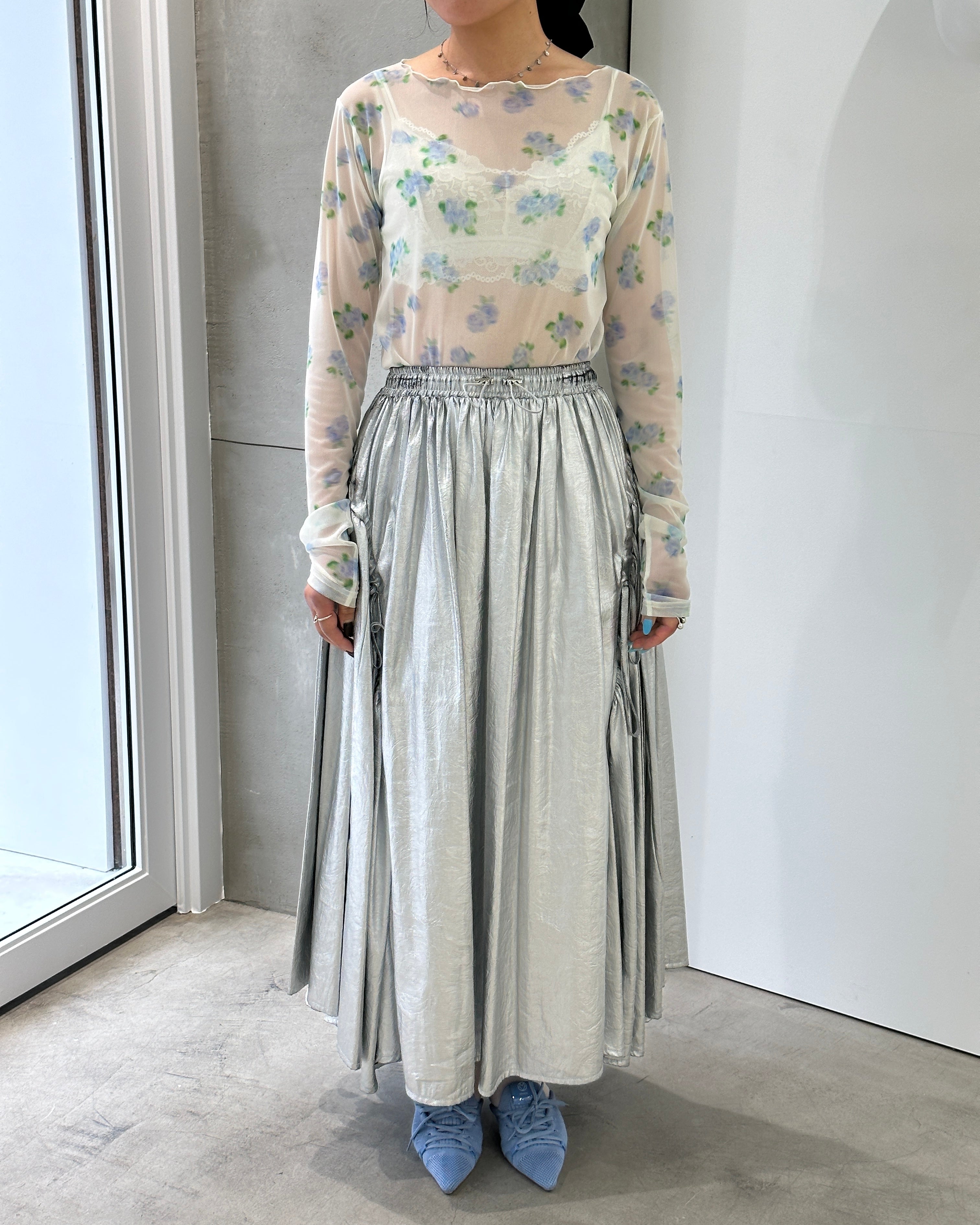 Blue blurred flower see-through tops (round neck)