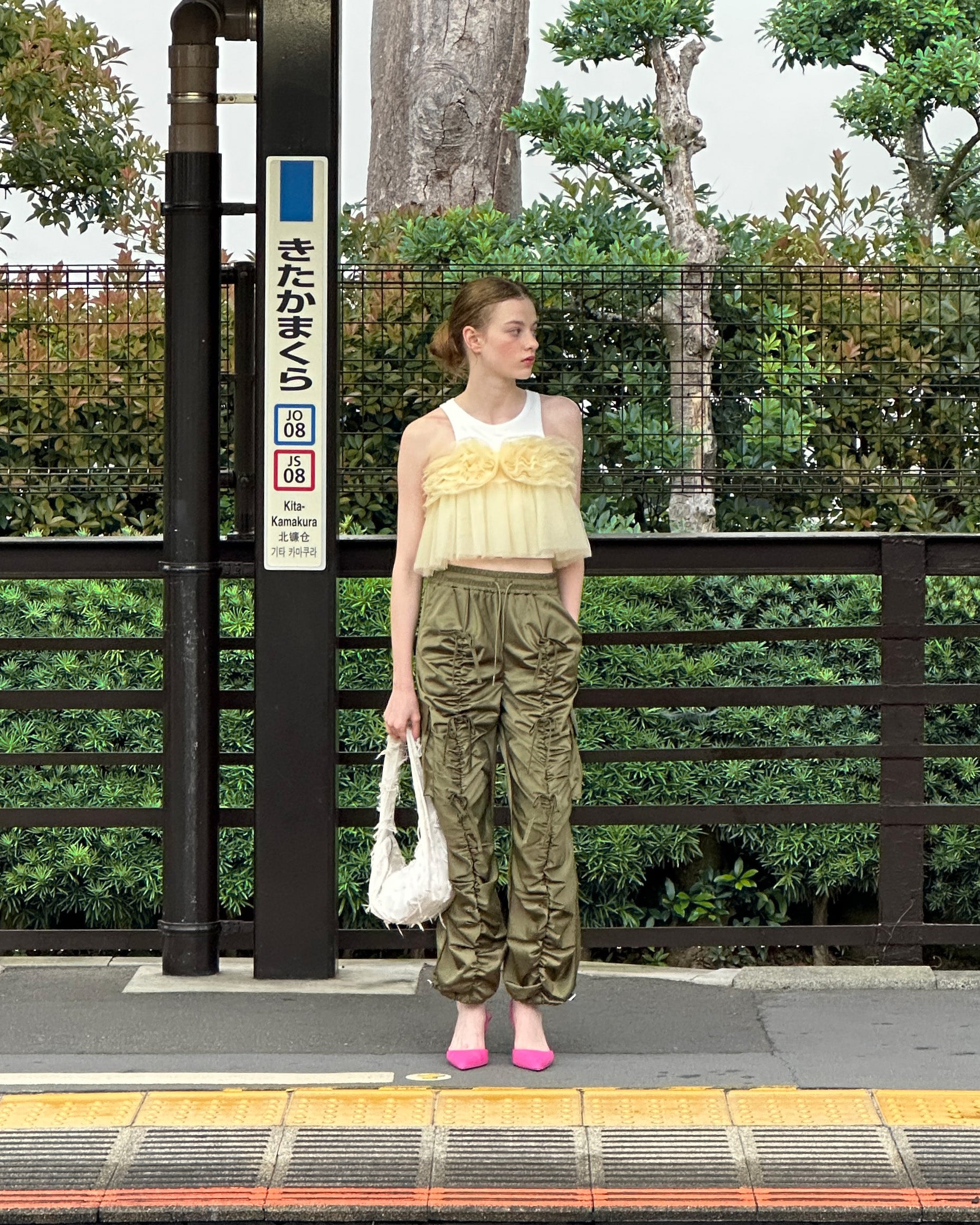 GATHER RIBBON CARGO PANTS (KHAKI)