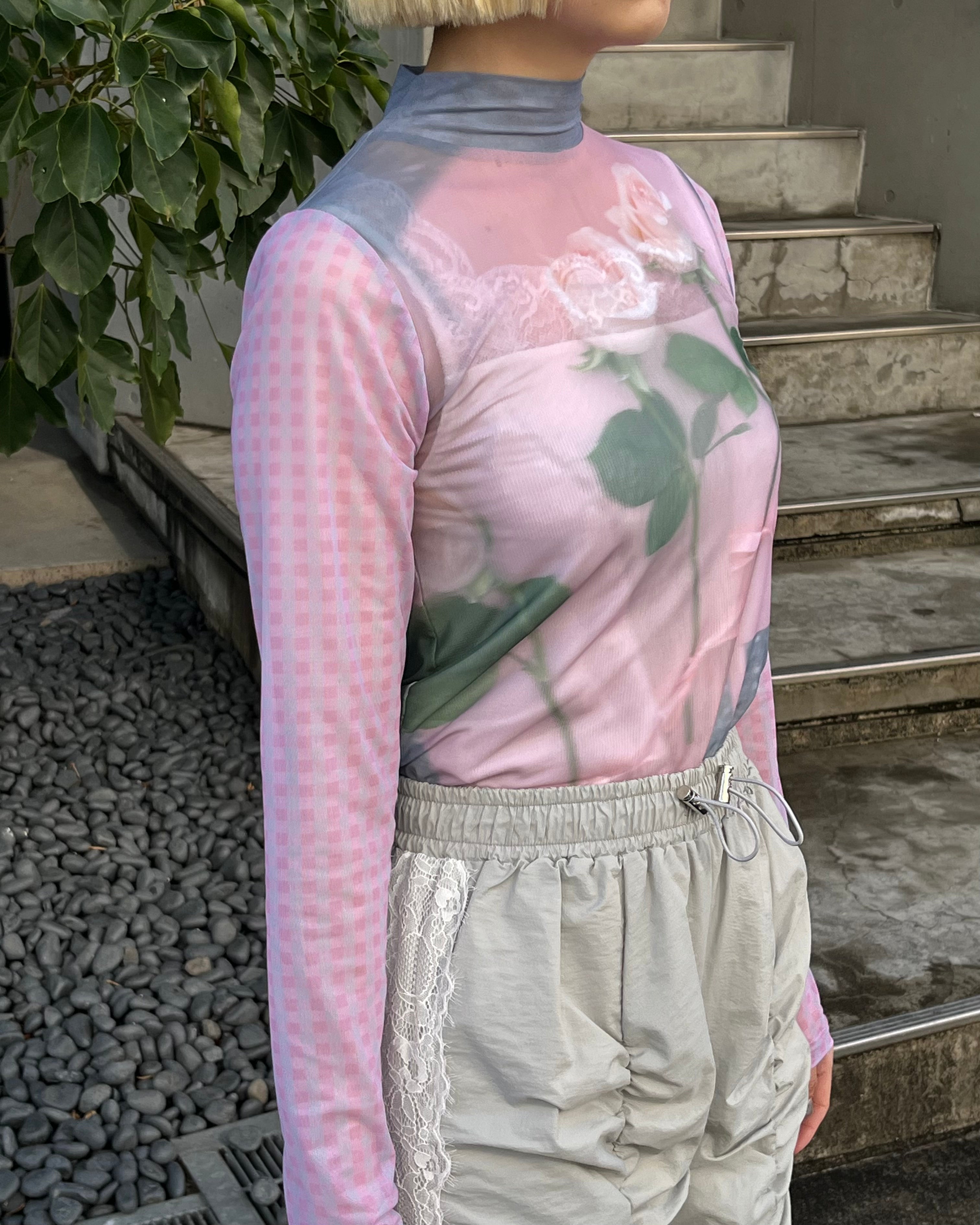 Photo ROSES Pink see-through tops (high neck)