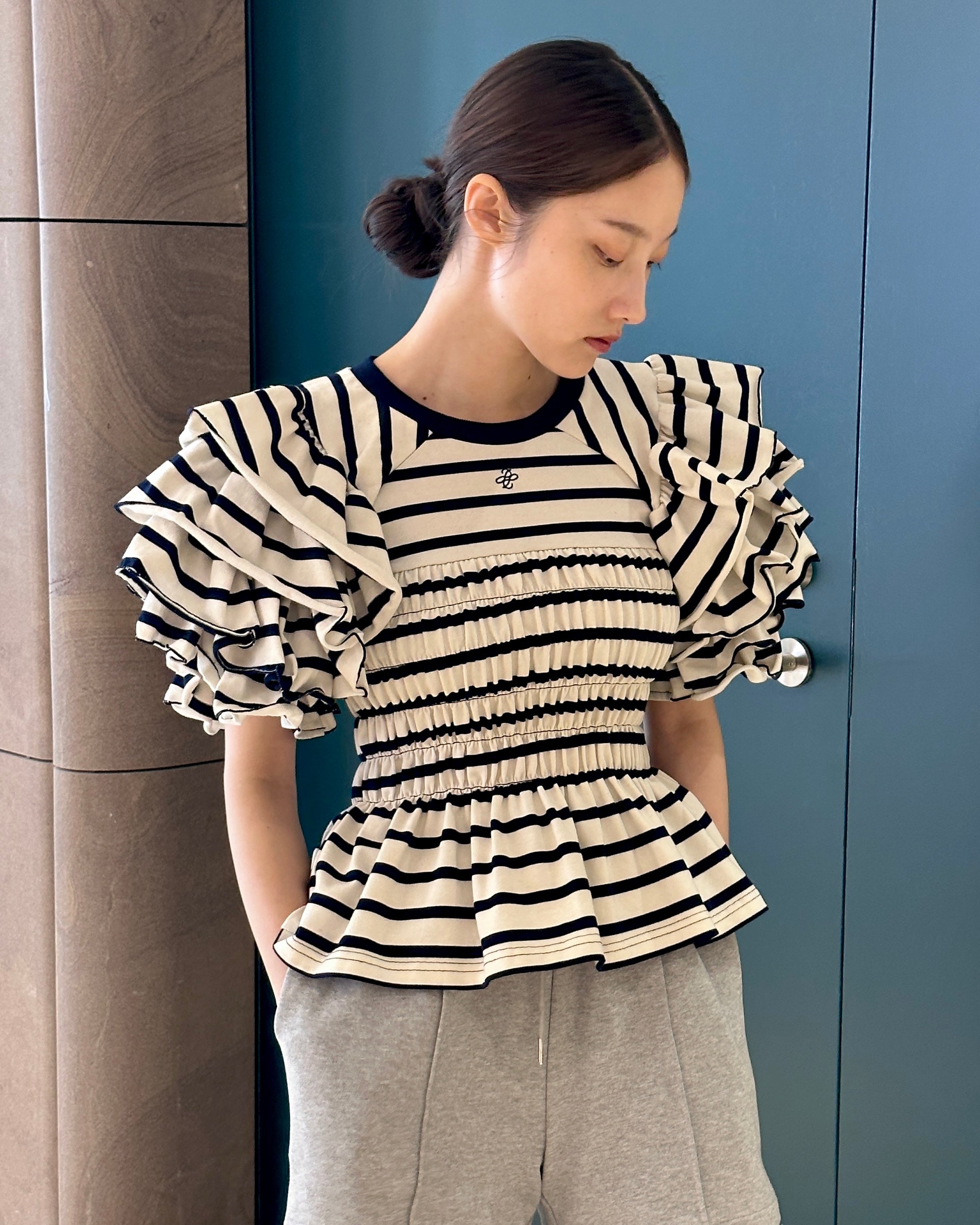 Tiered frill sleeve shirring t-shirt