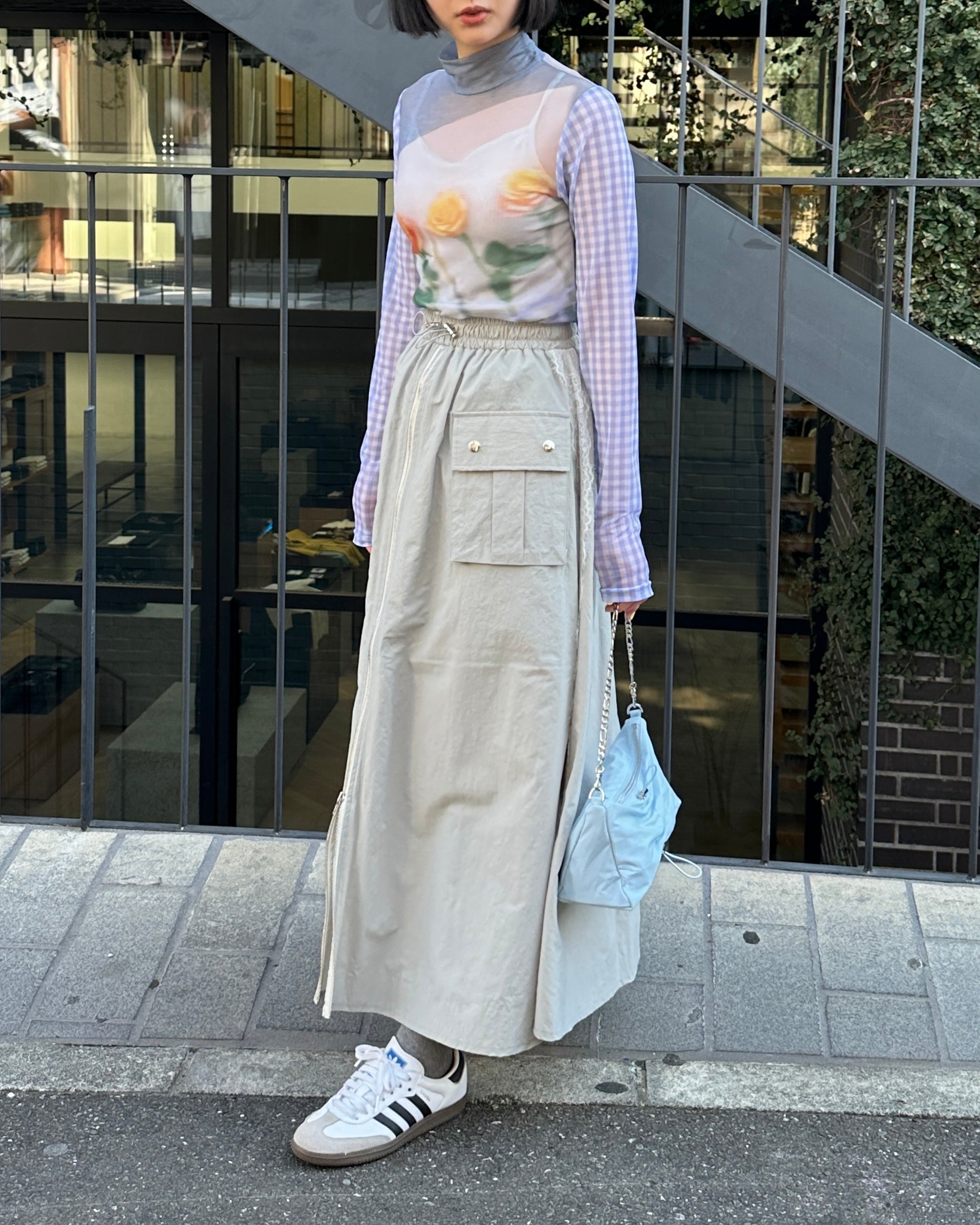 Photo ROSES Blue see-through tops (high neck)