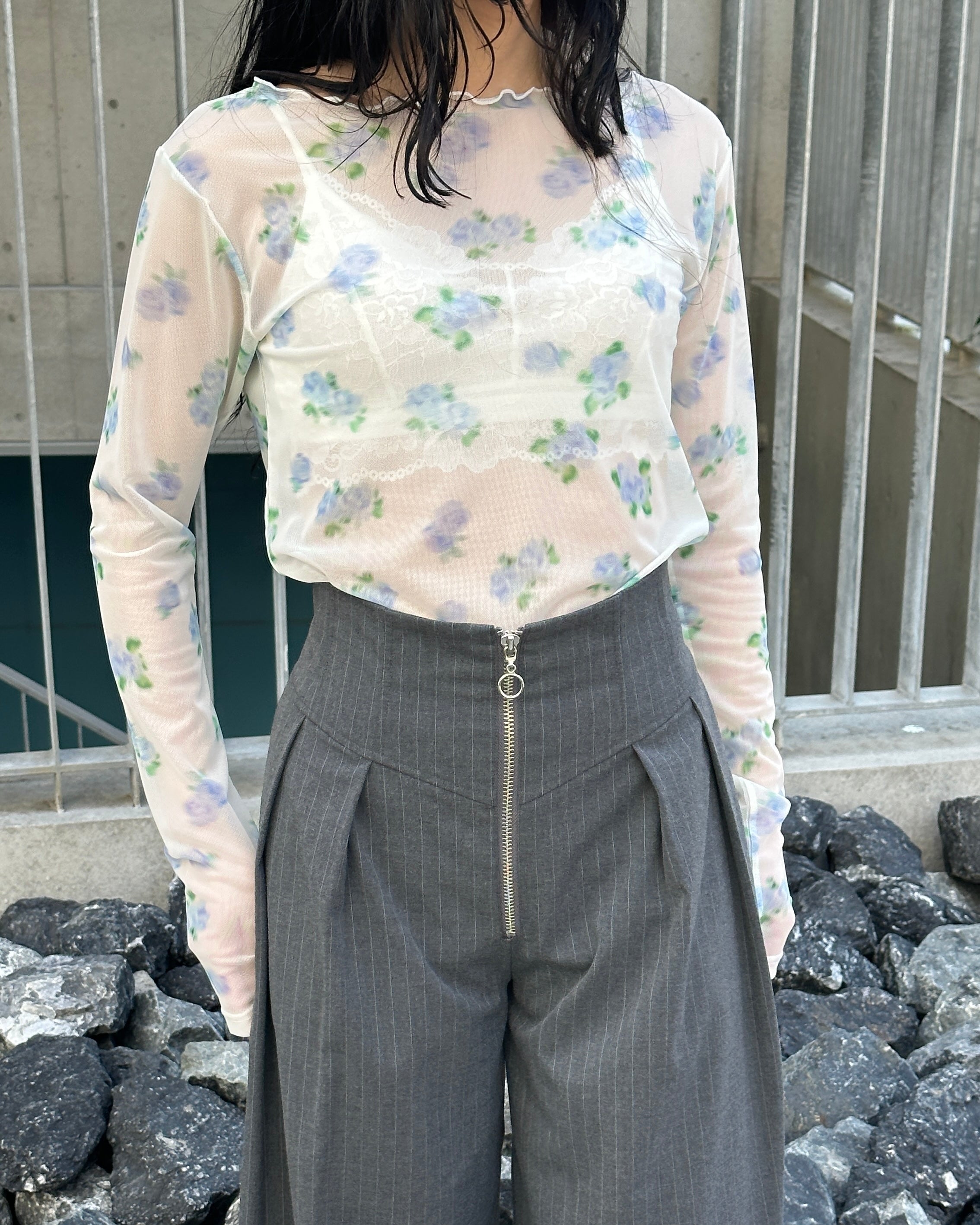 Blue blurred flower see-through tops (round neck)