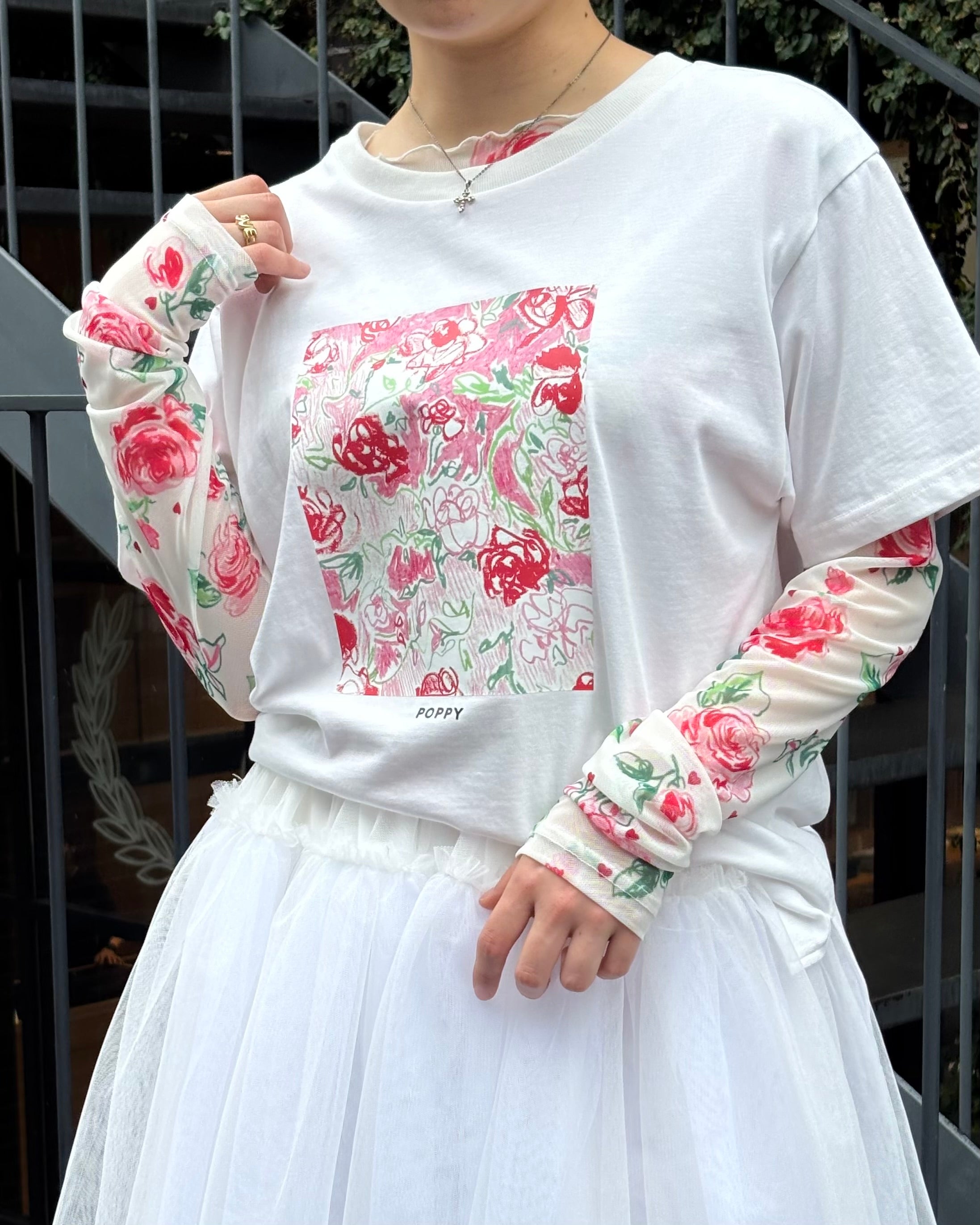 Crayon rose × heart see-through tops (round neck)